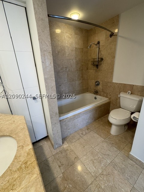 801 Brickell Key Blvd #2502, Miami FL 33131