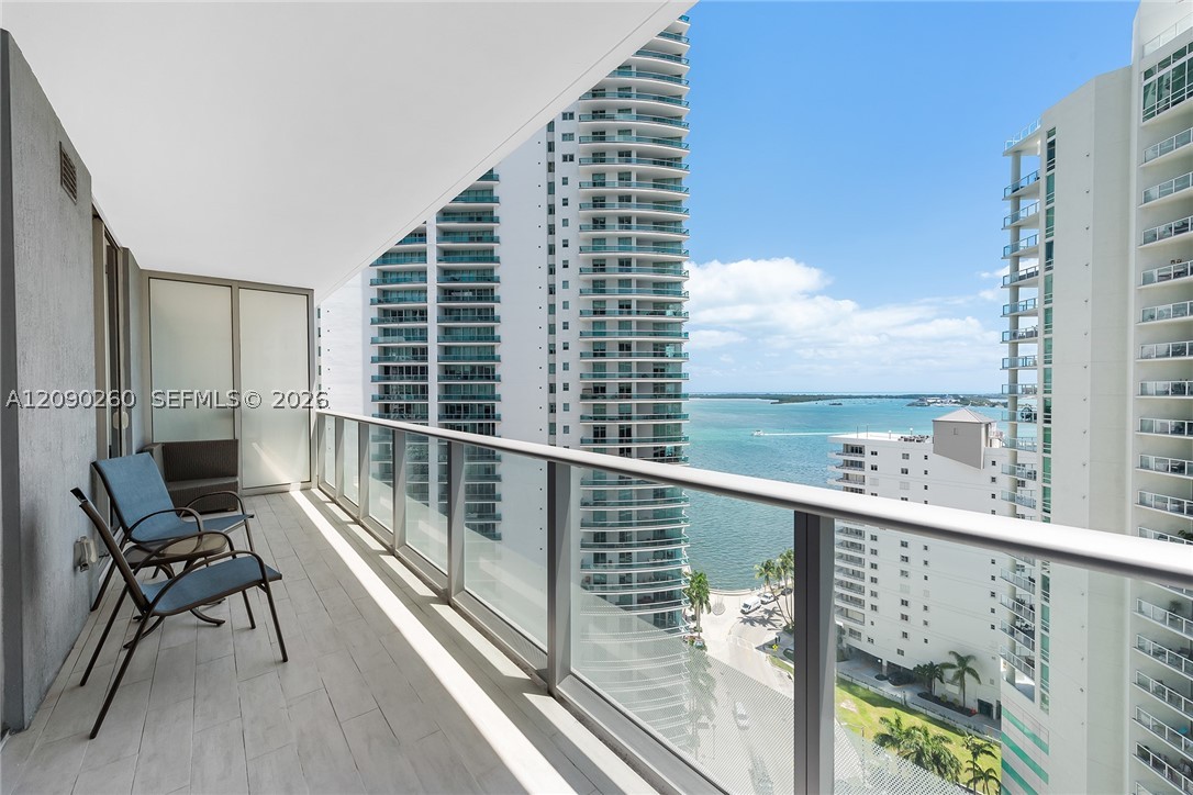1300 Brickell Bay Dr #1905, Miami FL 33131