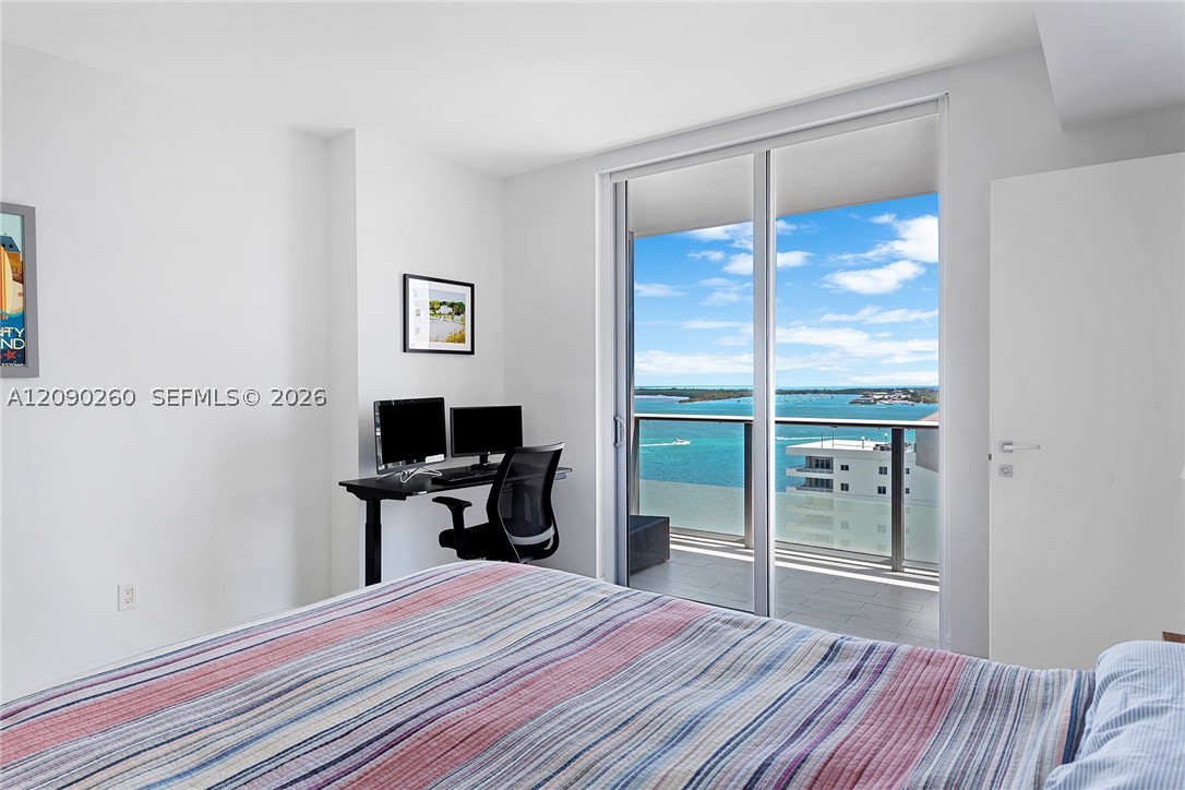 1300 Brickell Bay Dr #1905, Miami FL 33131