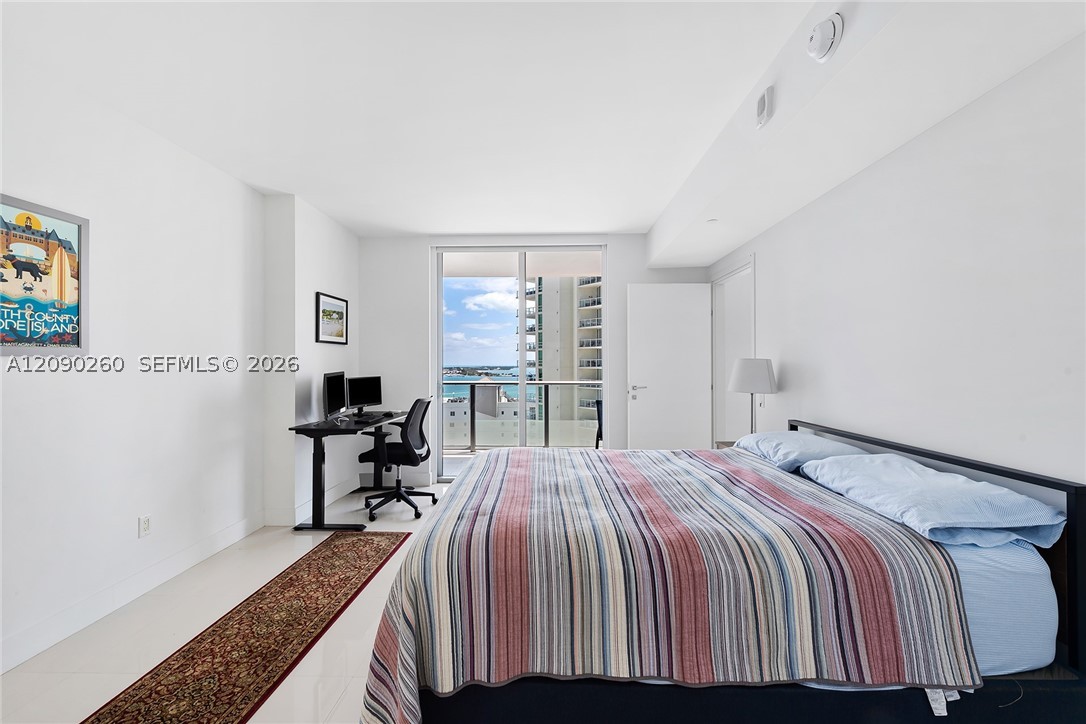1300 Brickell Bay Dr #1905, Miami FL 33131