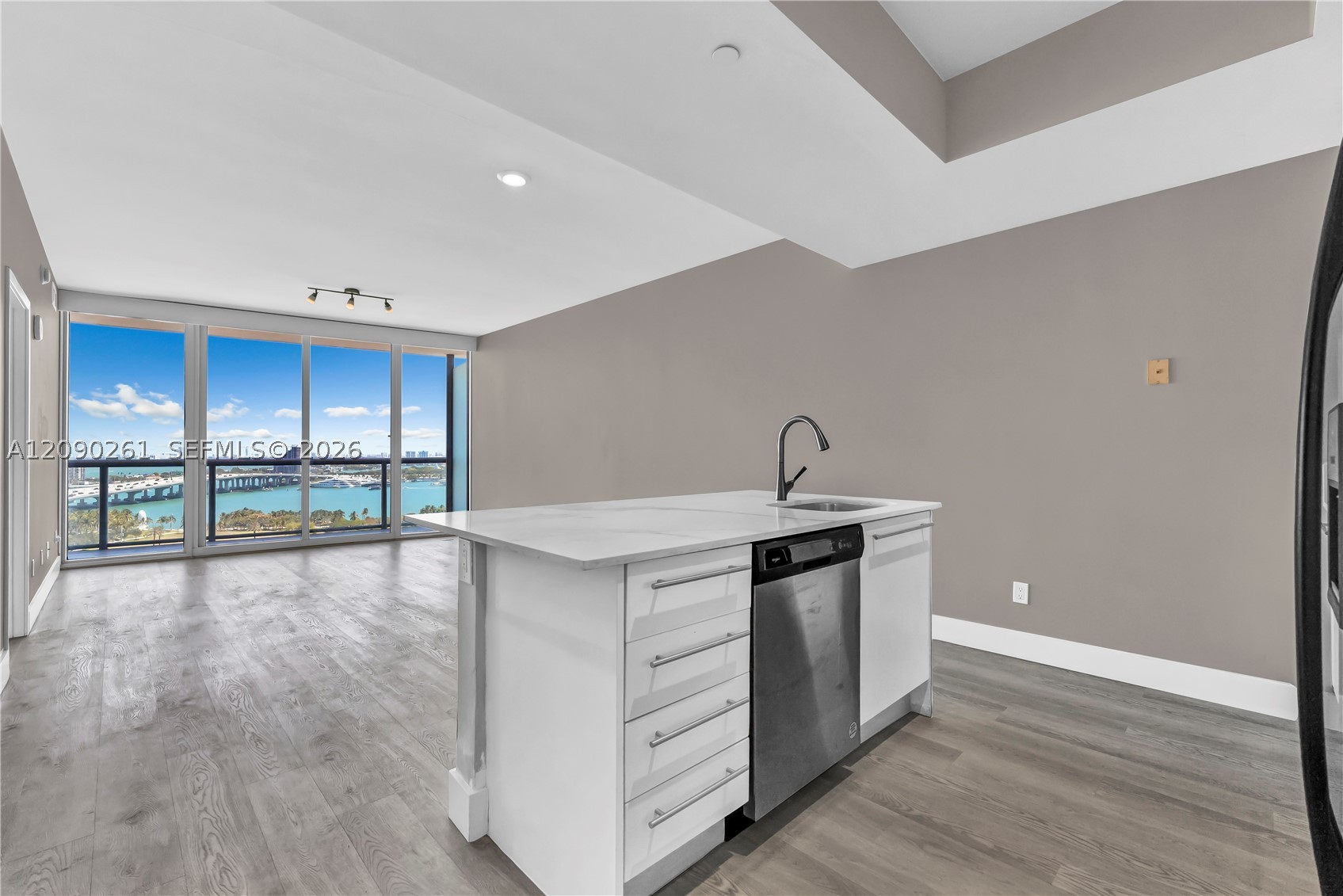 888 Biscayne Blvd #1710, Miami FL 33132