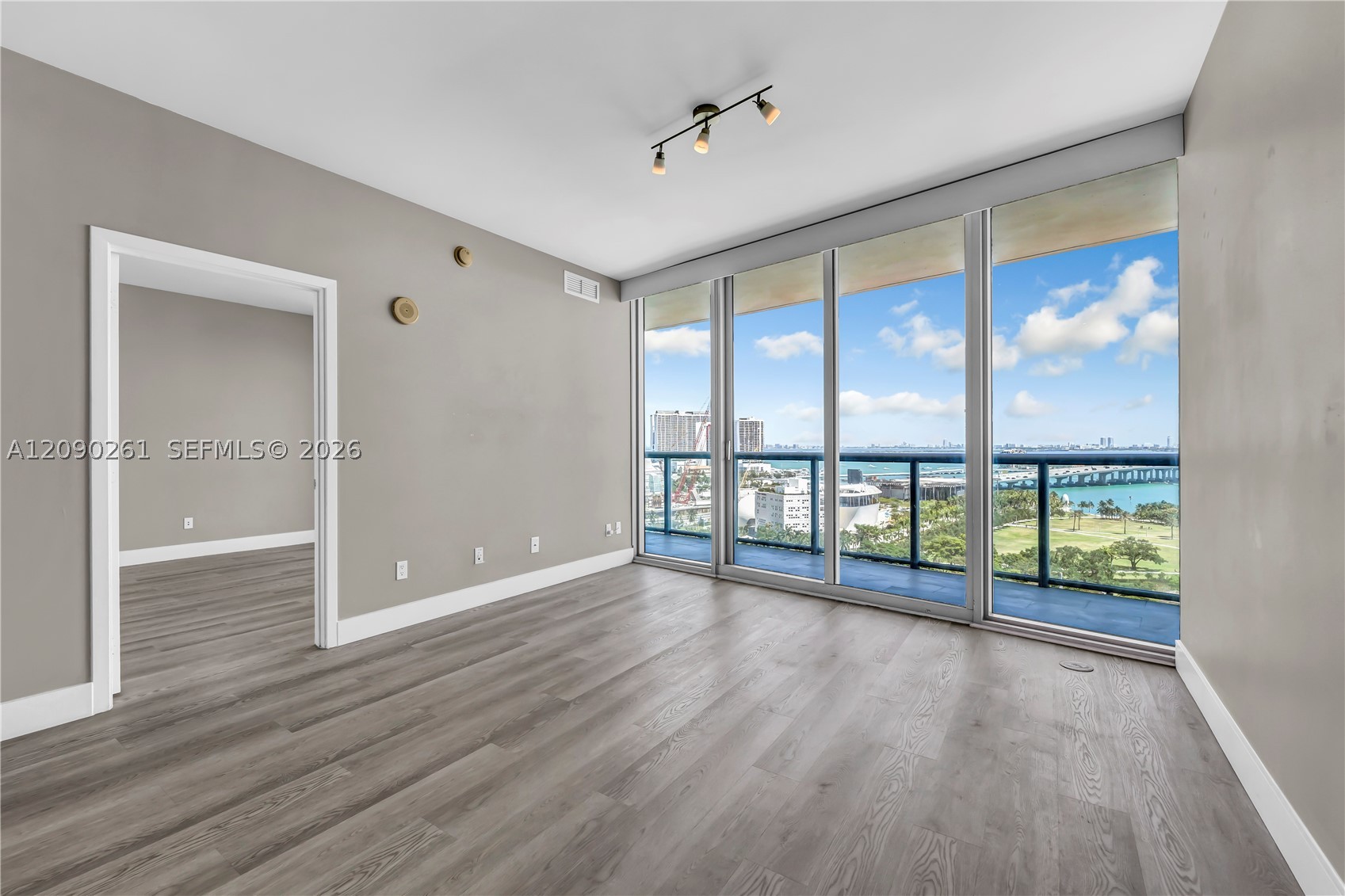 888 Biscayne Blvd #1710, Miami FL 33132
