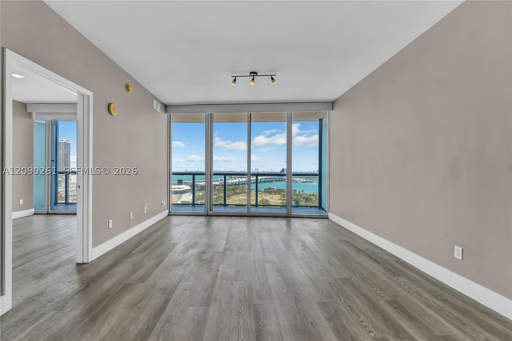 888 Biscayne Blvd #1710, Miami FL 33132