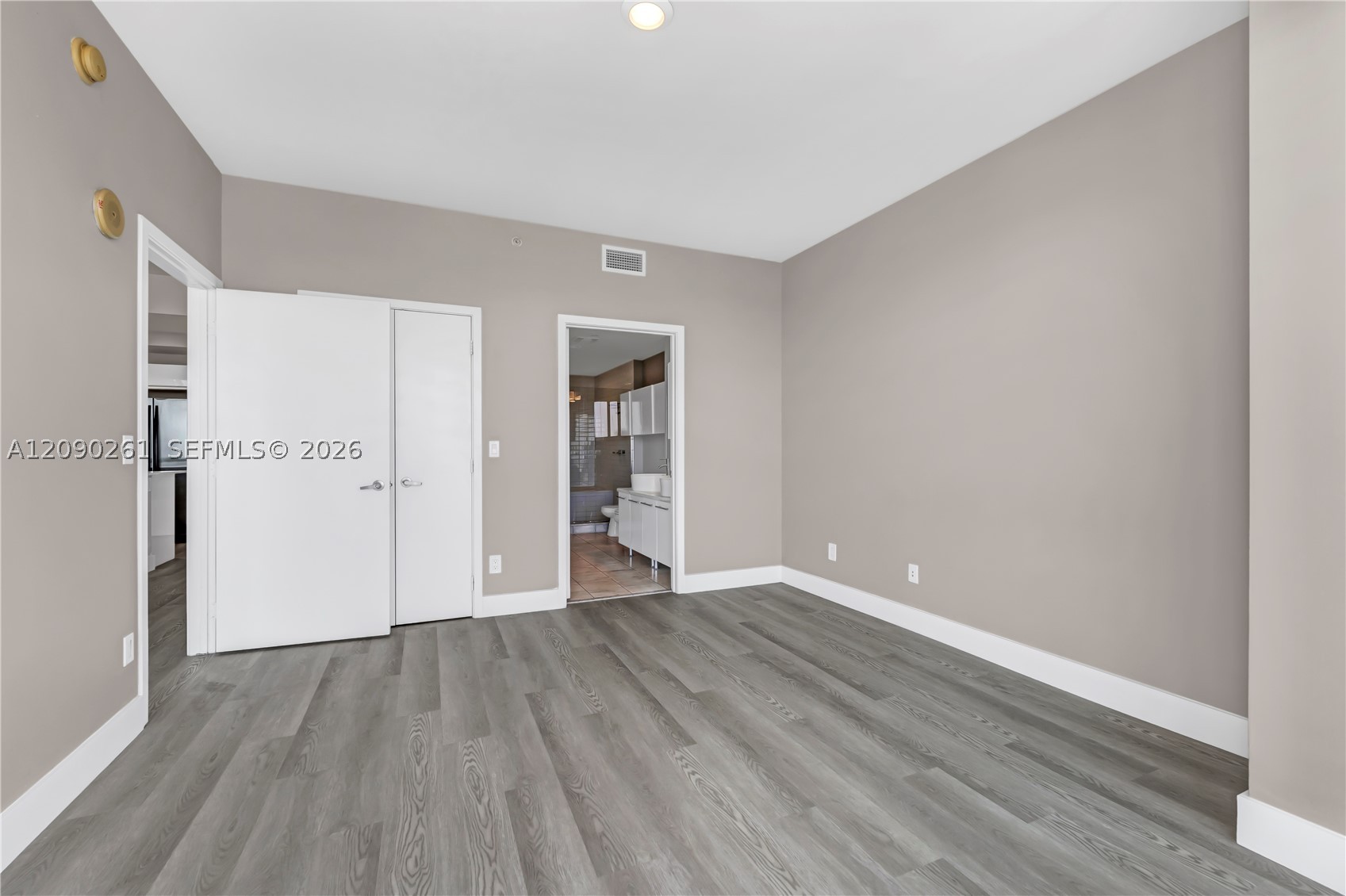 888 Biscayne Blvd #1710, Miami FL 33132
