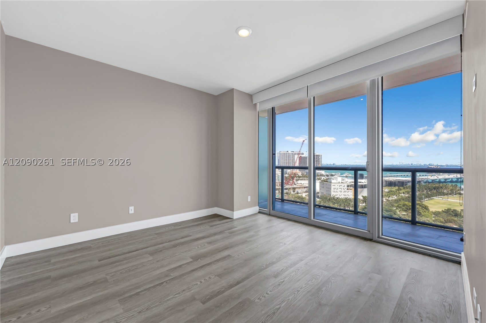888 Biscayne Blvd #1710, Miami FL 33132