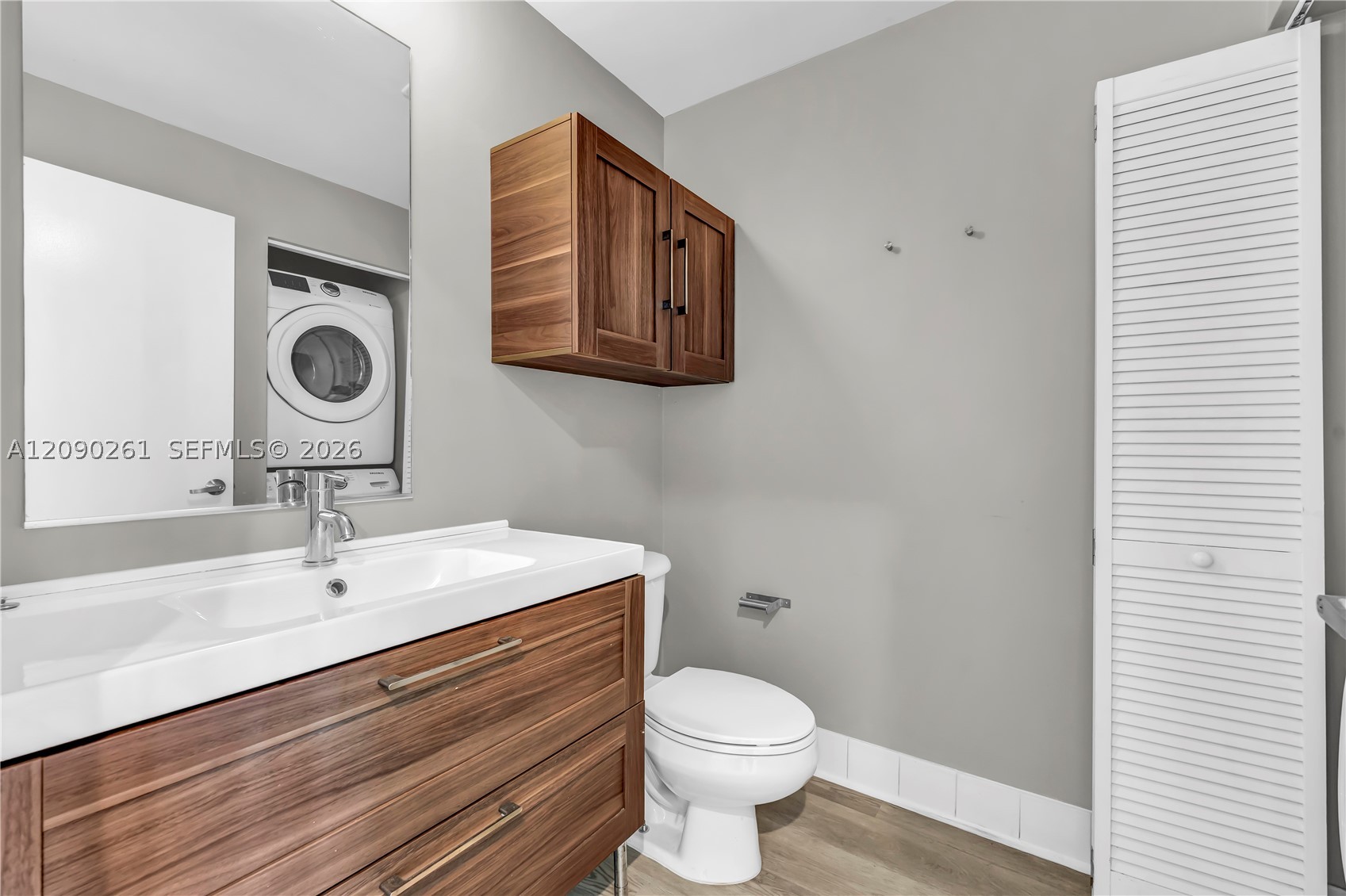 888 Biscayne Blvd #1710, Miami FL 33132
