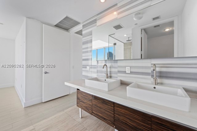 1100 Biscayne Blvd #5205, Miami FL 33132