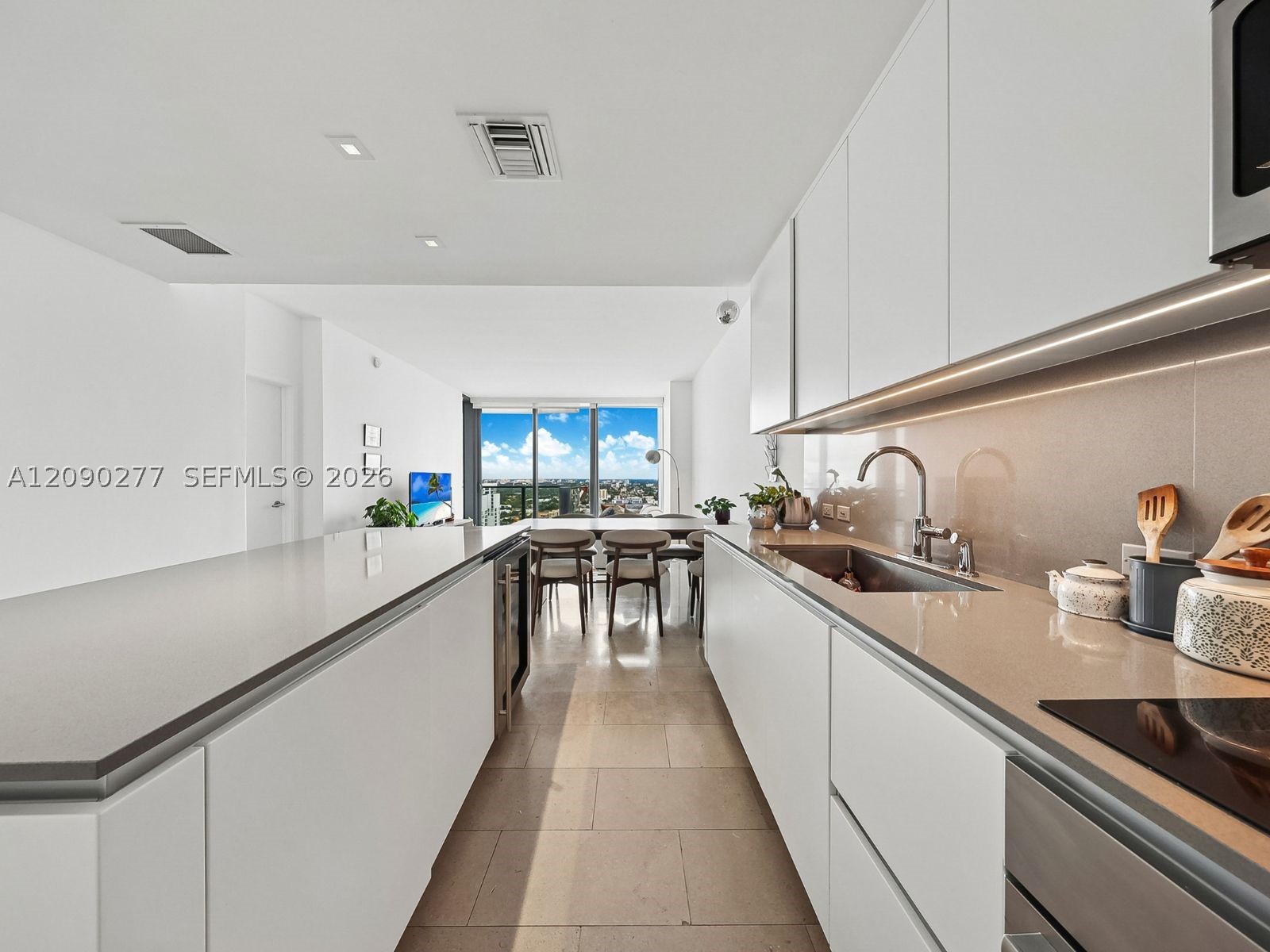 88 SW 7th St #2506, Miami FL 33130