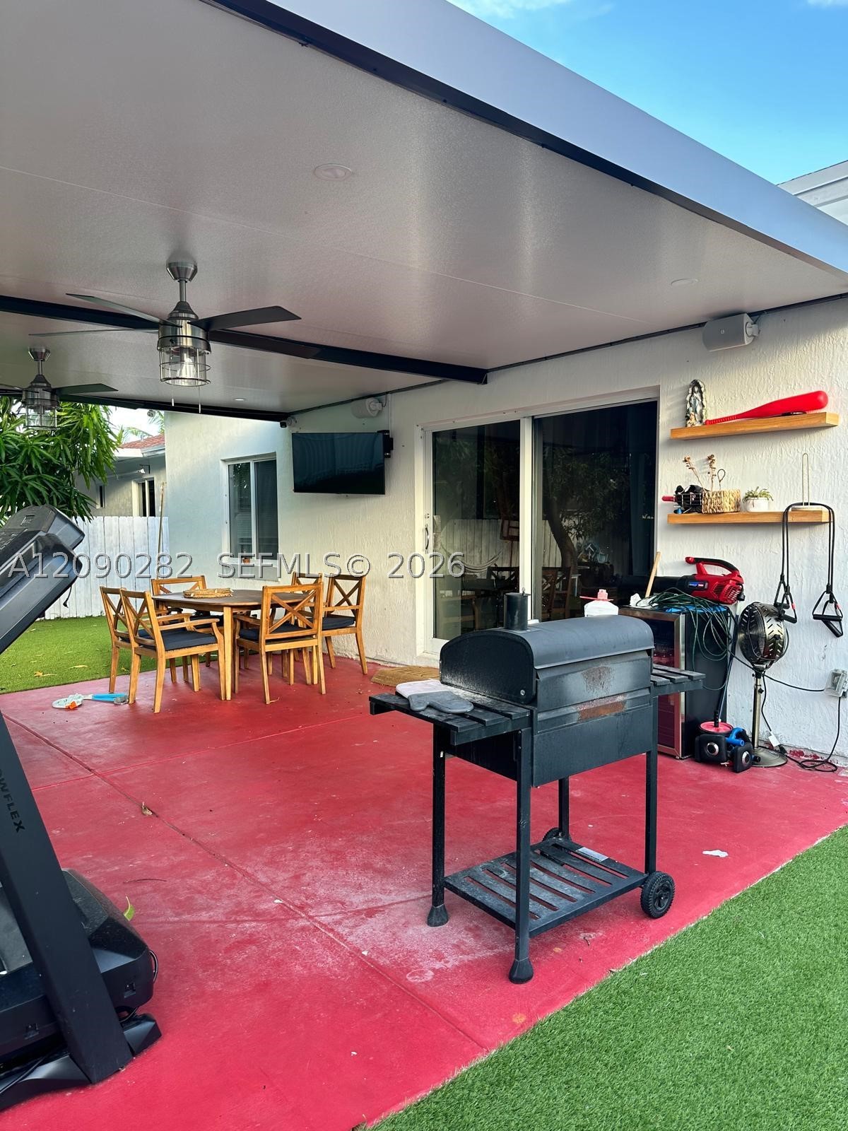 216 NW 9th St, Hallandale Beach FL 33009