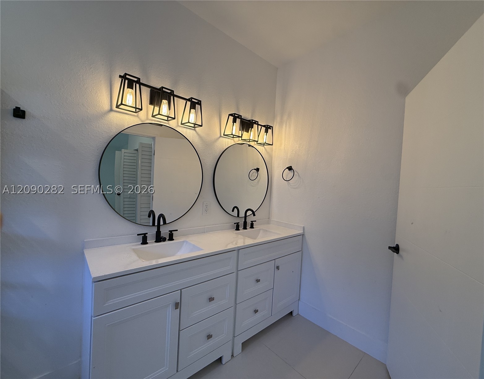 216 NW 9th St, Hallandale Beach FL 33009