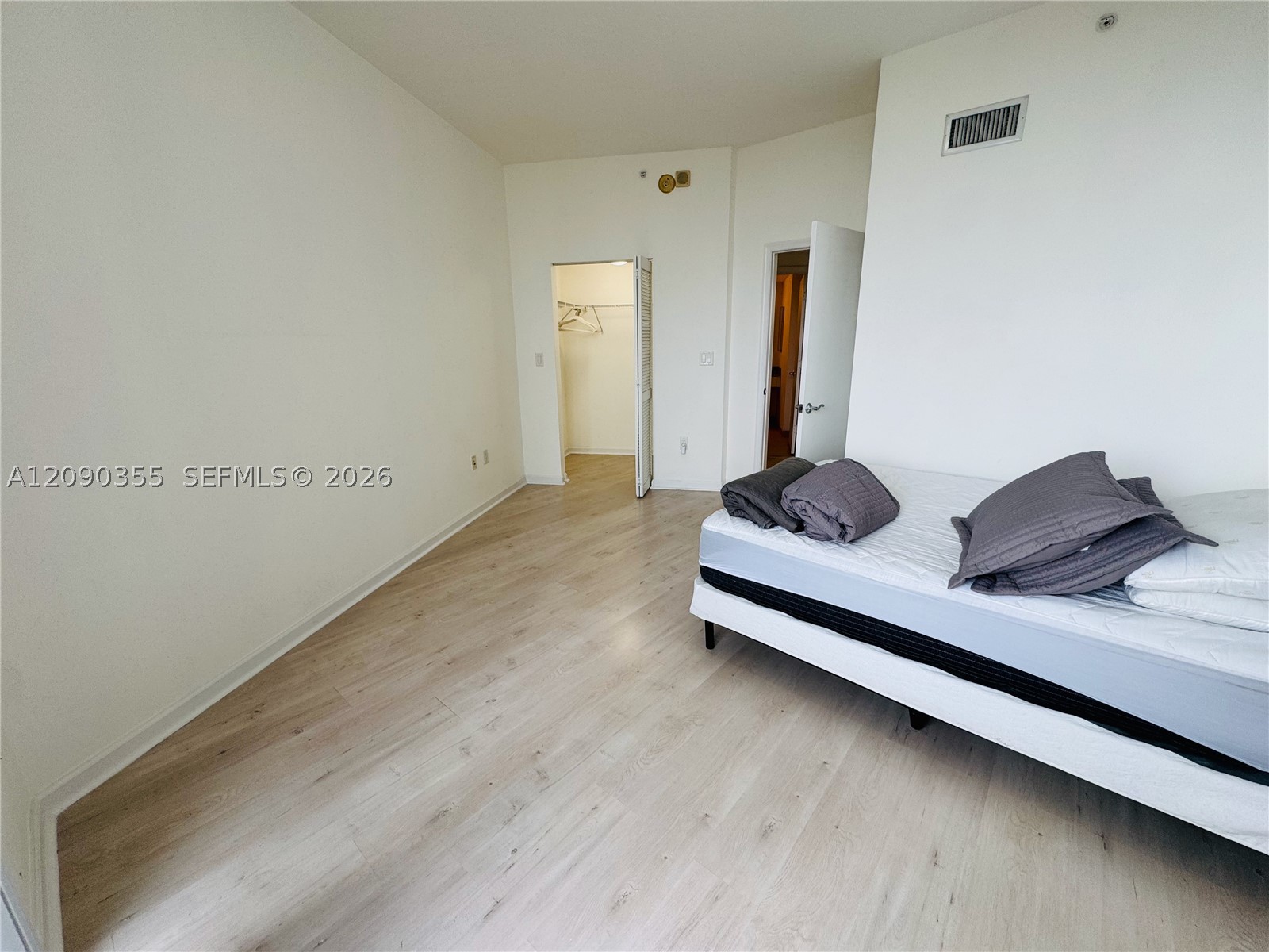 19501 W Country Club Dr #1006, Aventura FL 33180