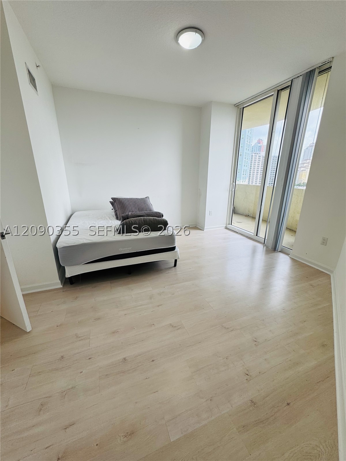 19501 W Country Club Dr #1006, Aventura FL 33180