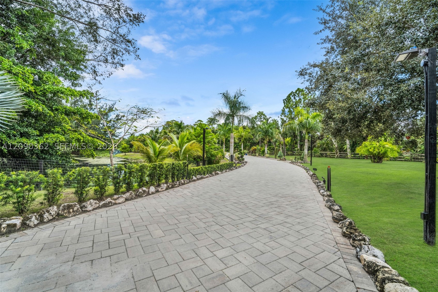 14800 April Dr, Loxahatchee FL 33470