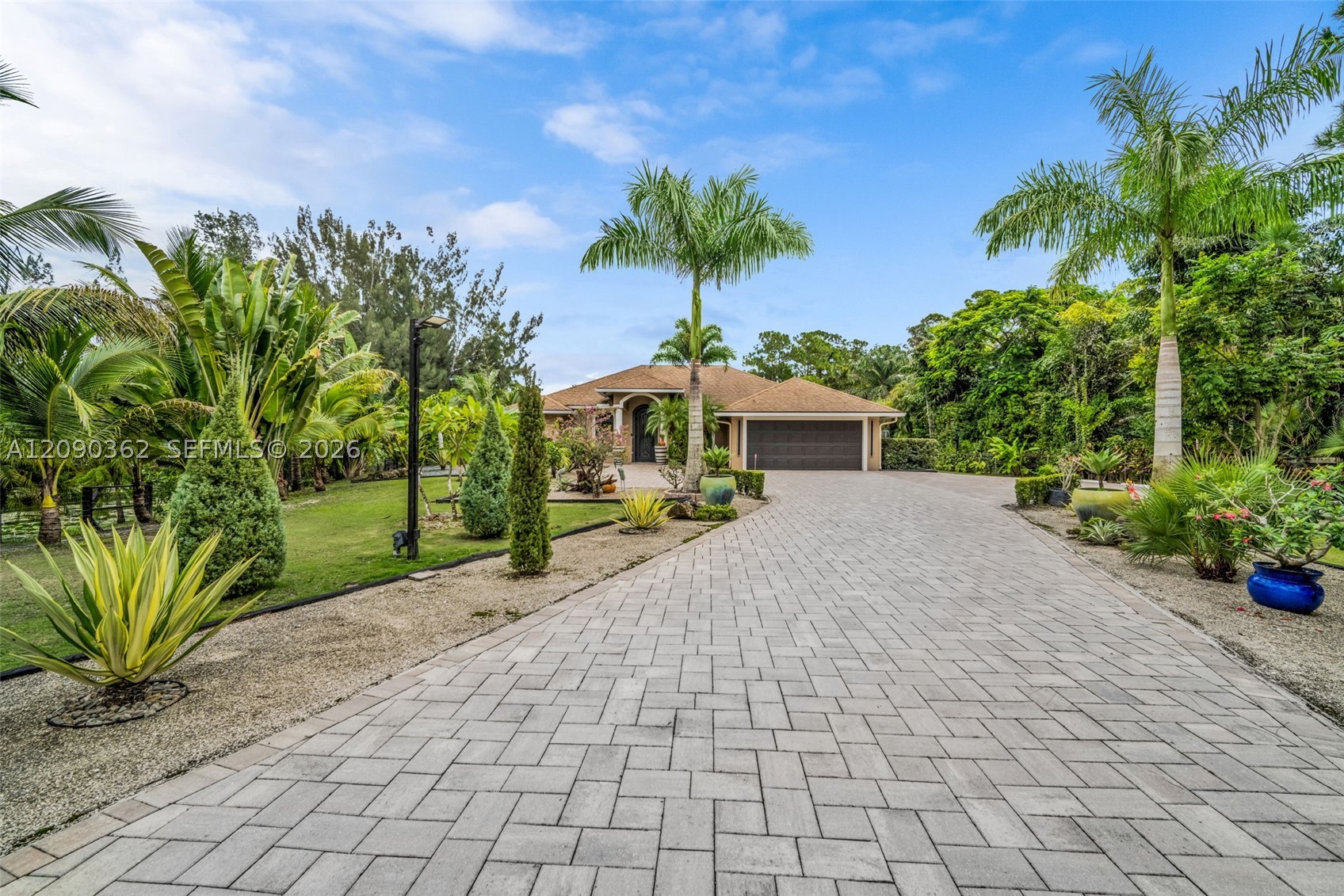 14800 April Dr, Loxahatchee FL 33470