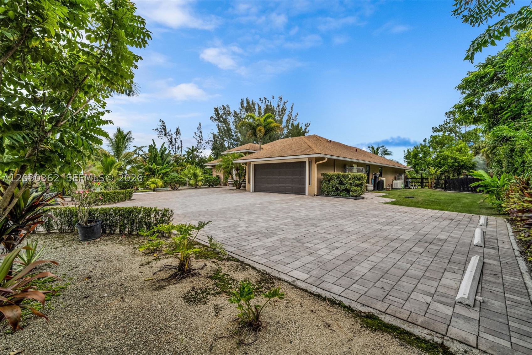 14800 April Dr, Loxahatchee FL 33470