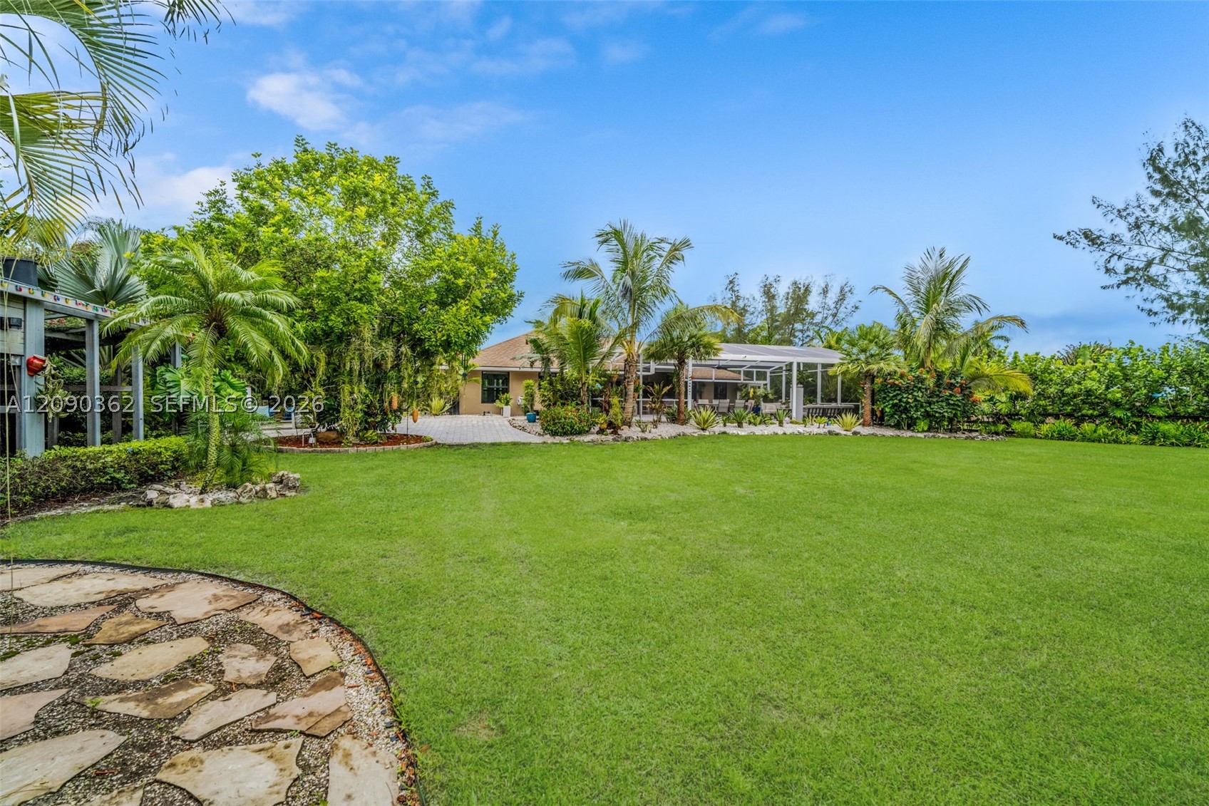 14800 April Dr, Loxahatchee FL 33470