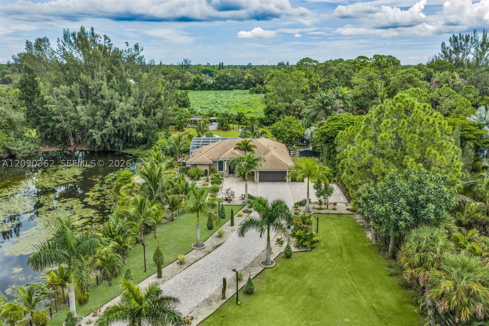 14800 April Dr, Loxahatchee FL 33470