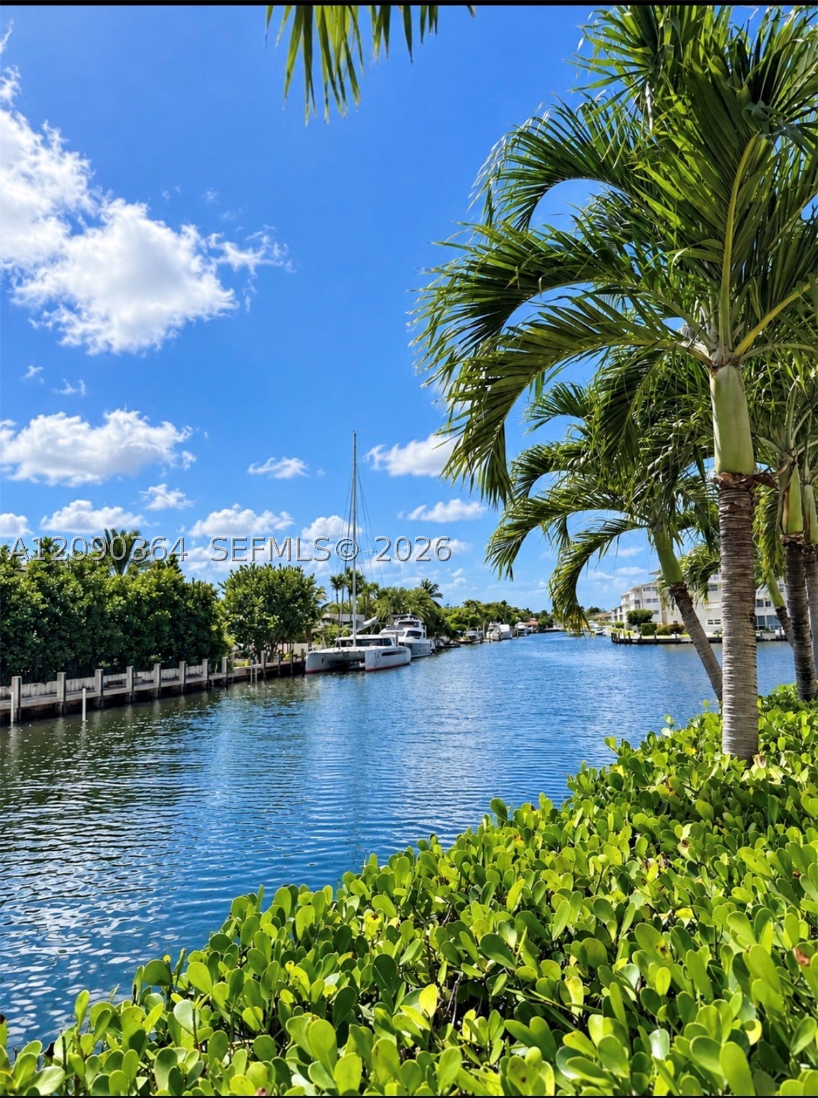 401 Golden Isles Dr #1015, Hallandale Beach FL 33009