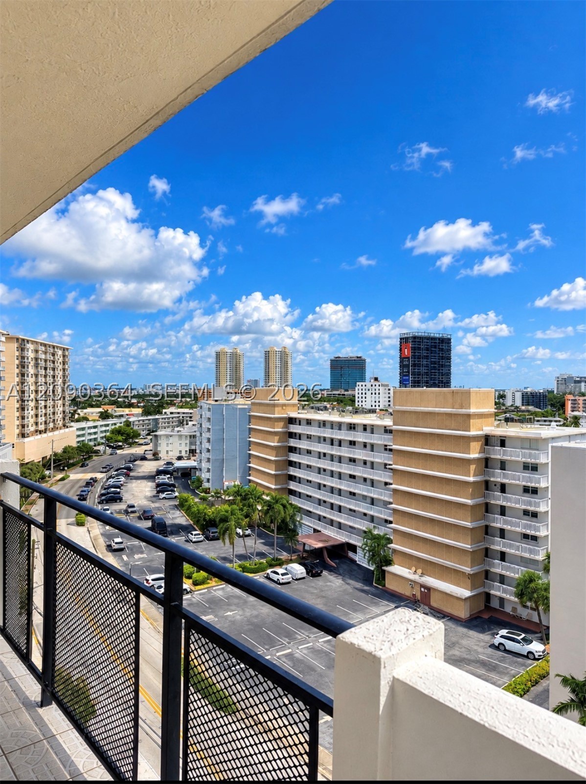 401 Golden Isles Dr #1015, Hallandale Beach FL 33009