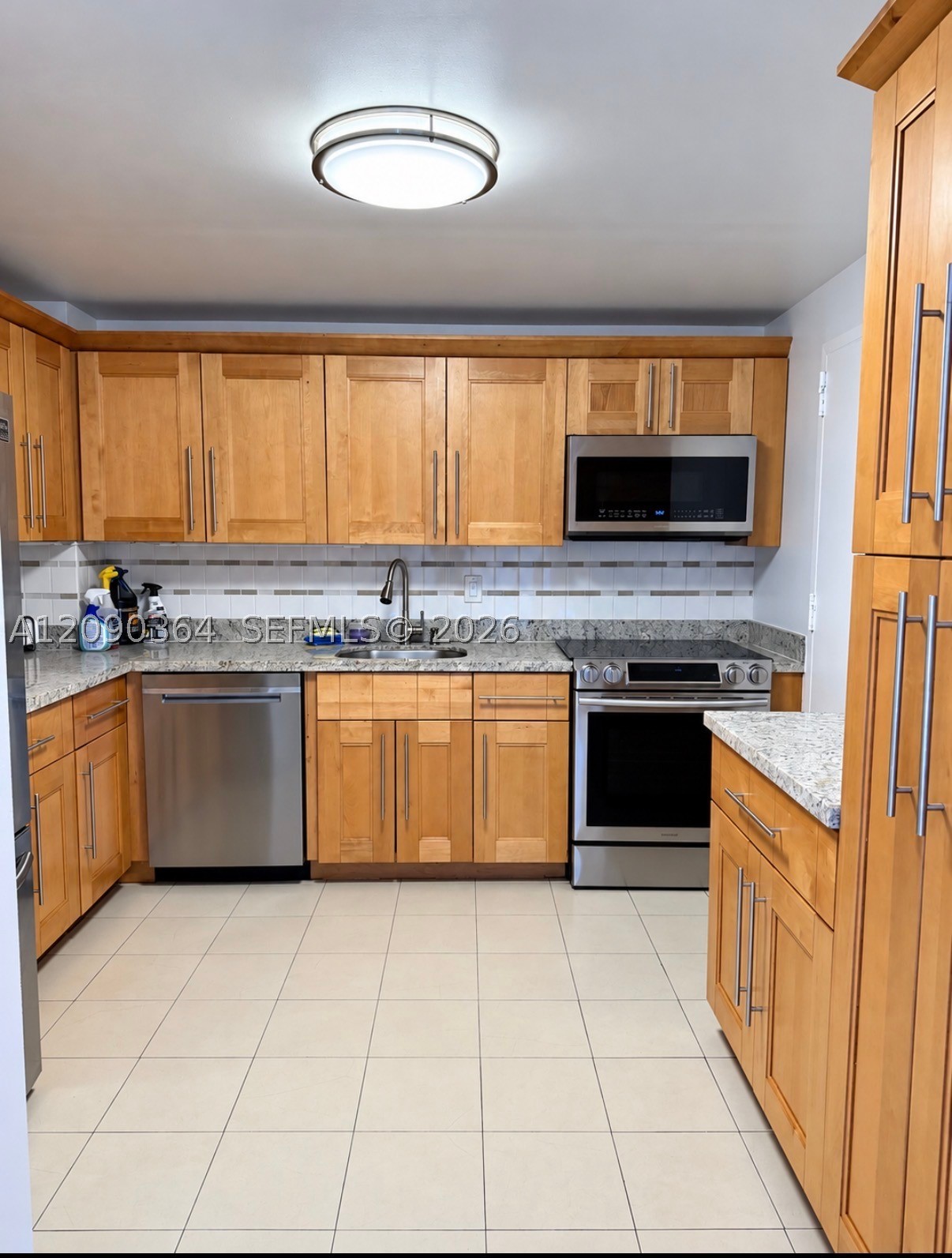 401 Golden Isles Dr #1015, Hallandale Beach FL 33009
