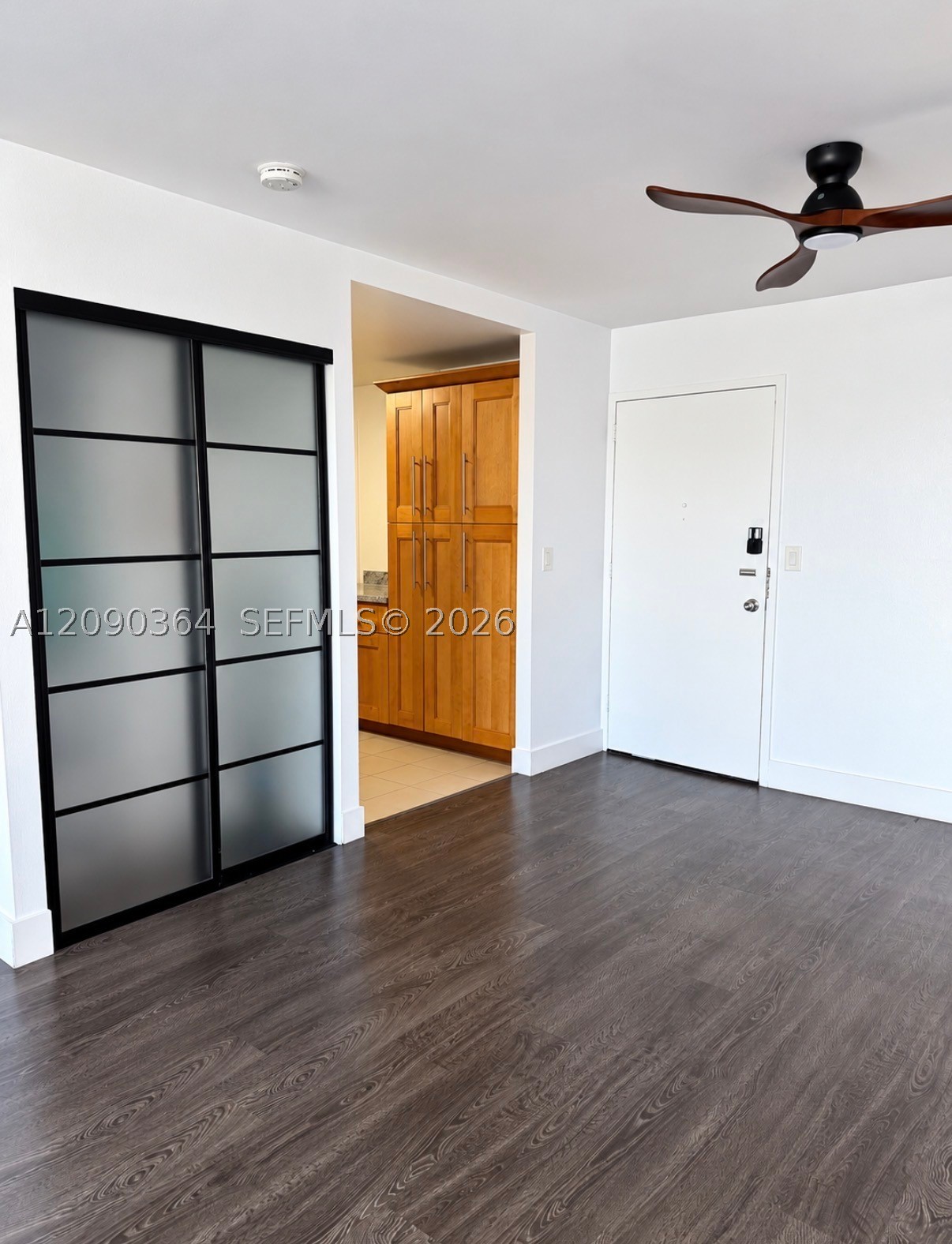 401 Golden Isles Dr #1015, Hallandale Beach FL 33009