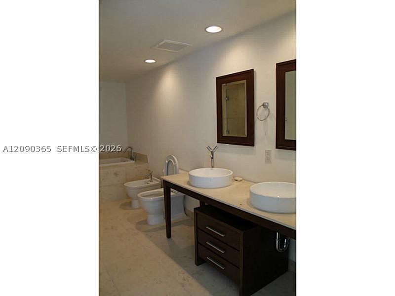 465 Brickell Ave #3002, Miami FL 33131