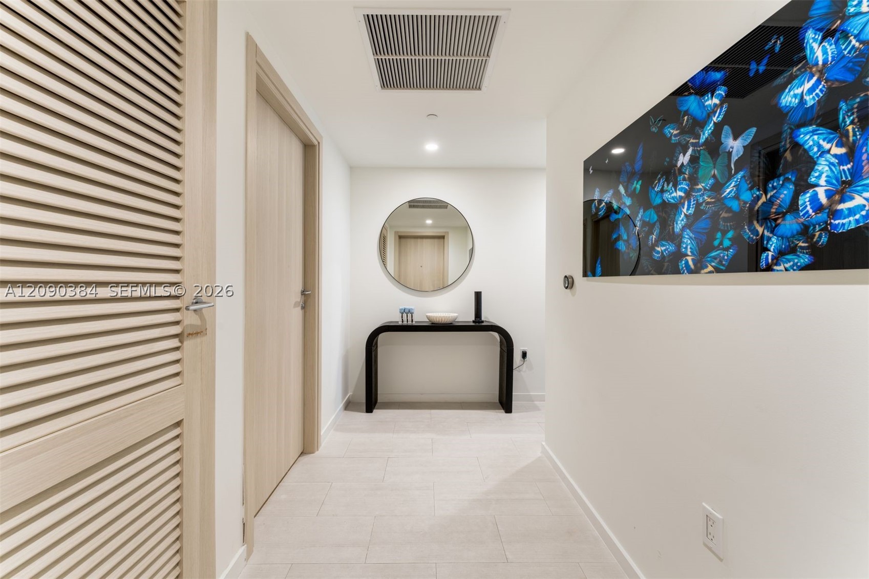 1000 Brickell Plz #2401, Miami FL 33131