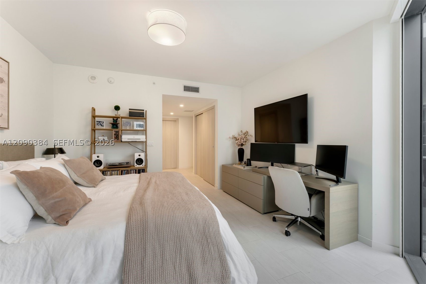 1000 Brickell Plz #2401, Miami FL 33131