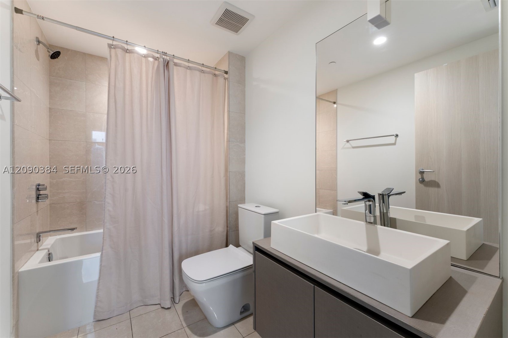 1000 Brickell Plz #2401, Miami FL 33131
