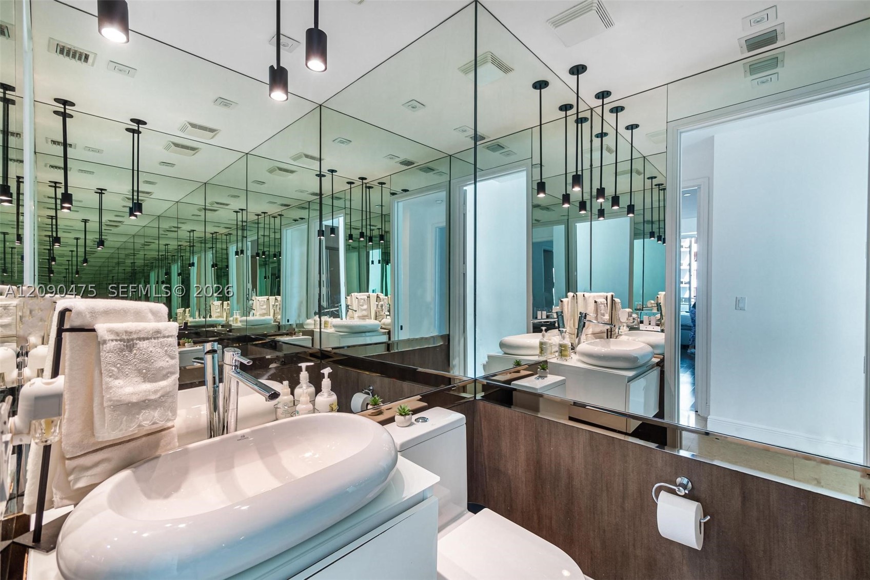 900 Brickell Key Blvd #2504, Miami FL 33131