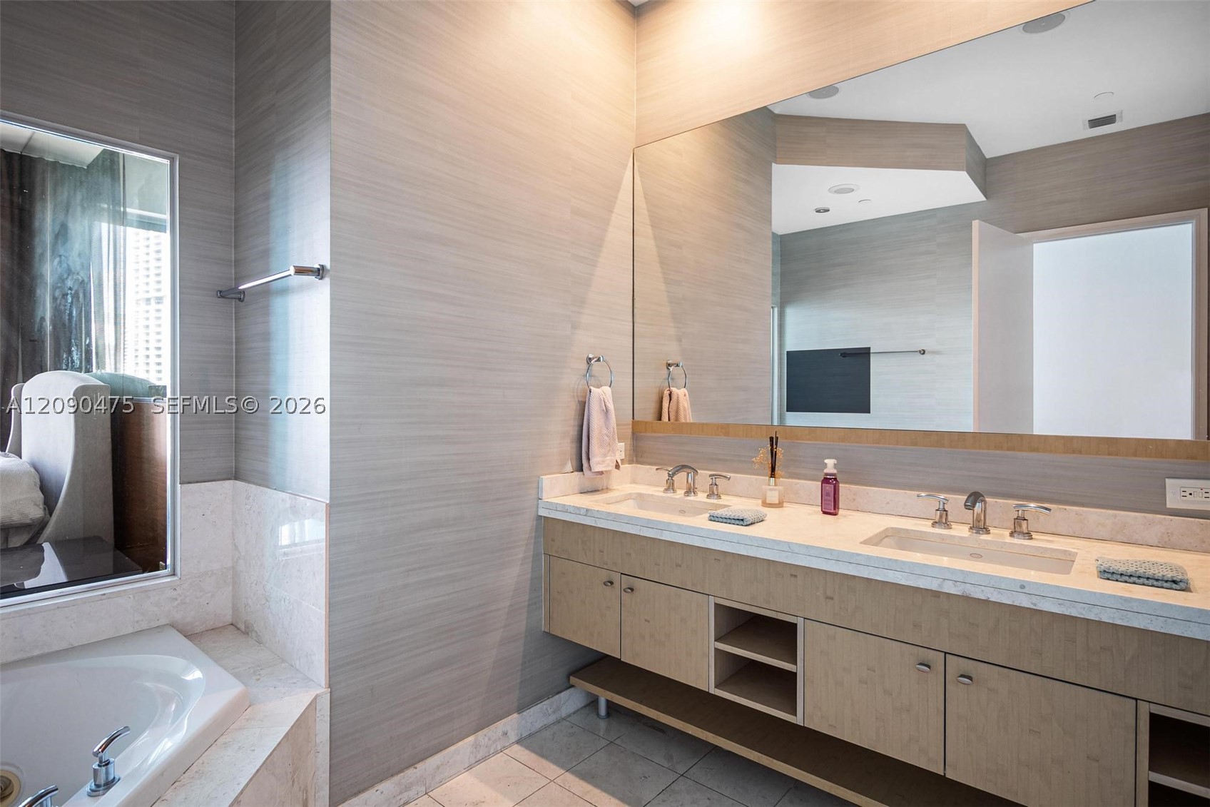 900 Brickell Key Blvd #2504, Miami FL 33131