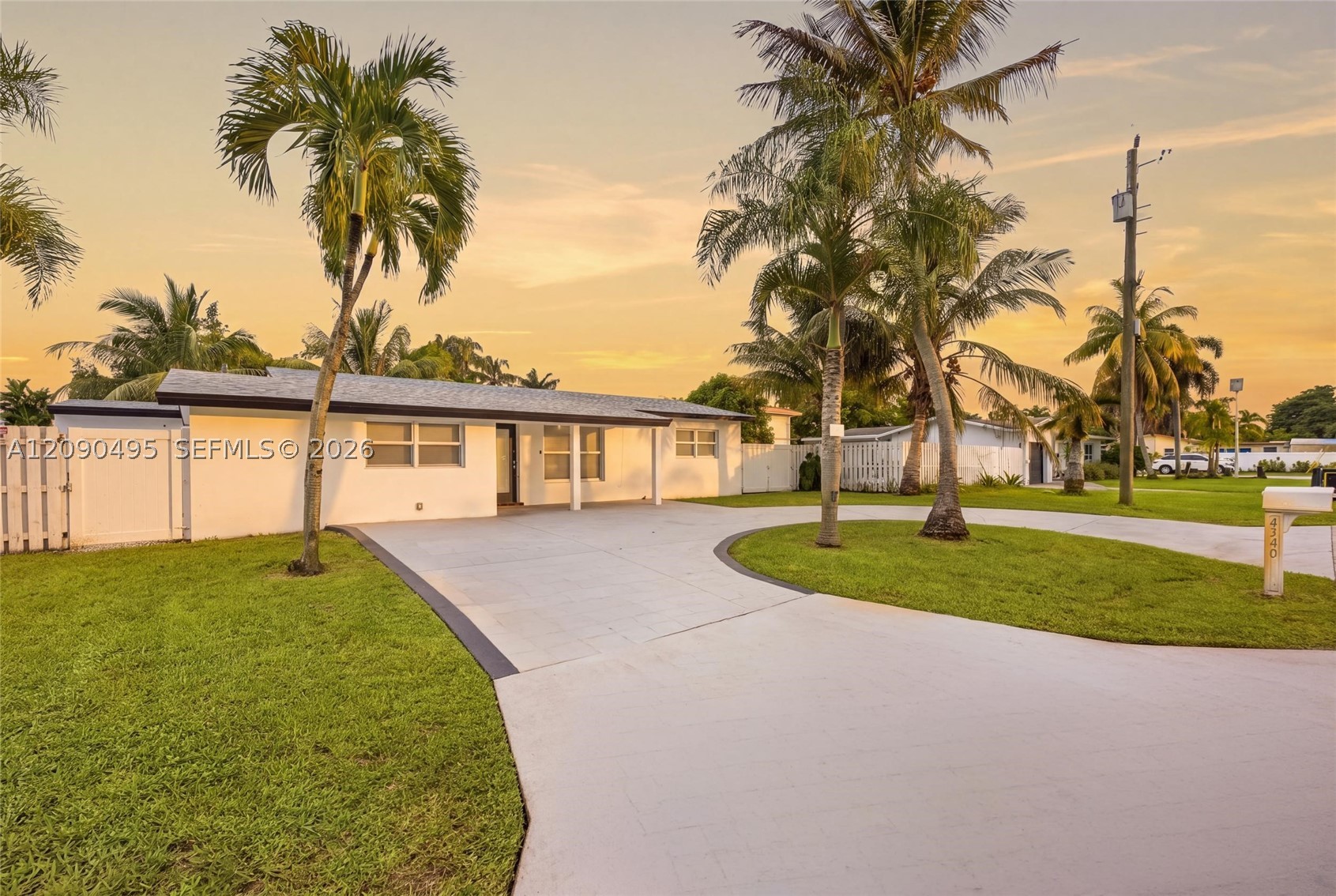 4540 SW 28th Ter, Dania Beach FL 33312