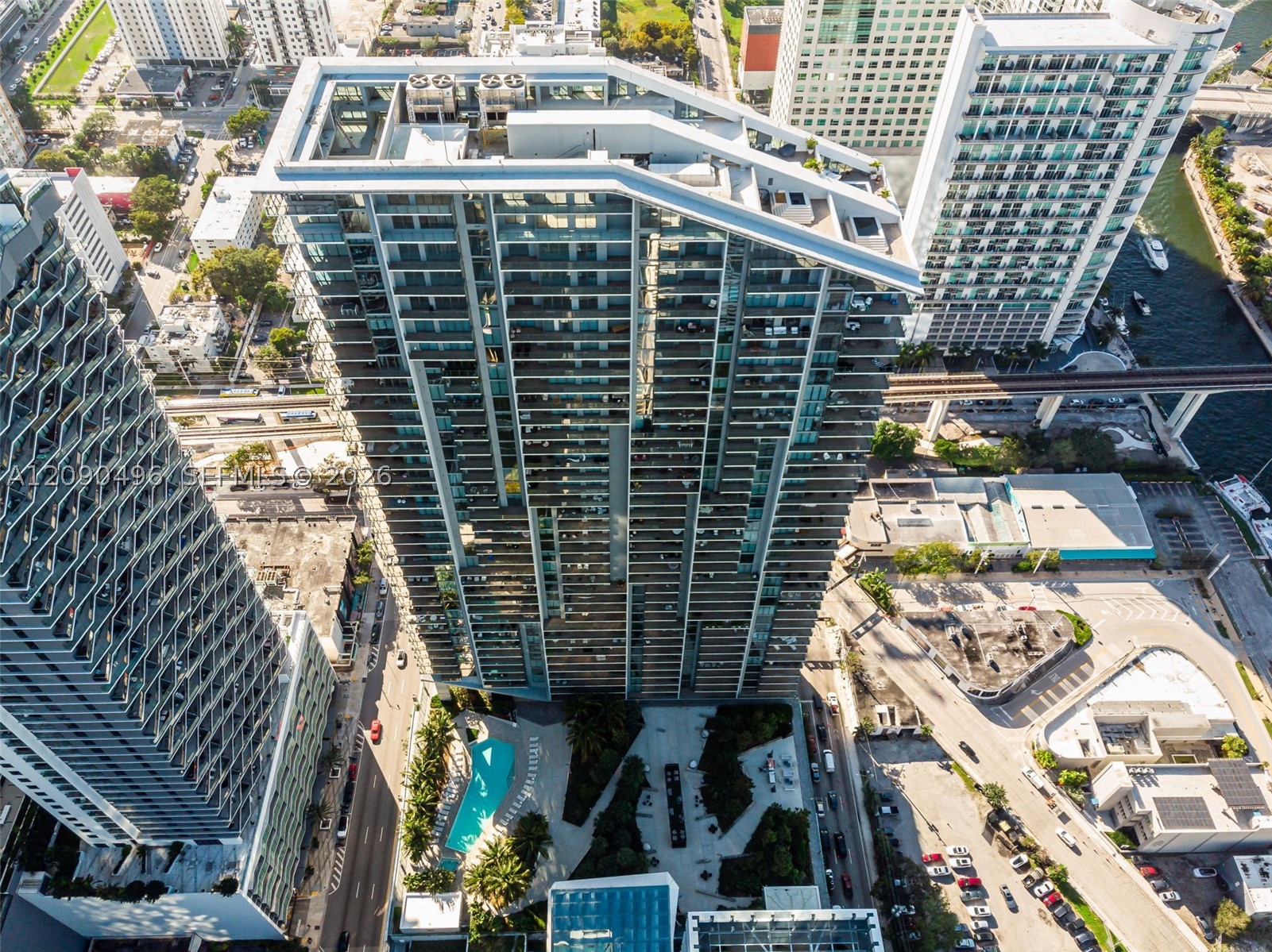 88 SW 7th St #1901, Miami FL 33130