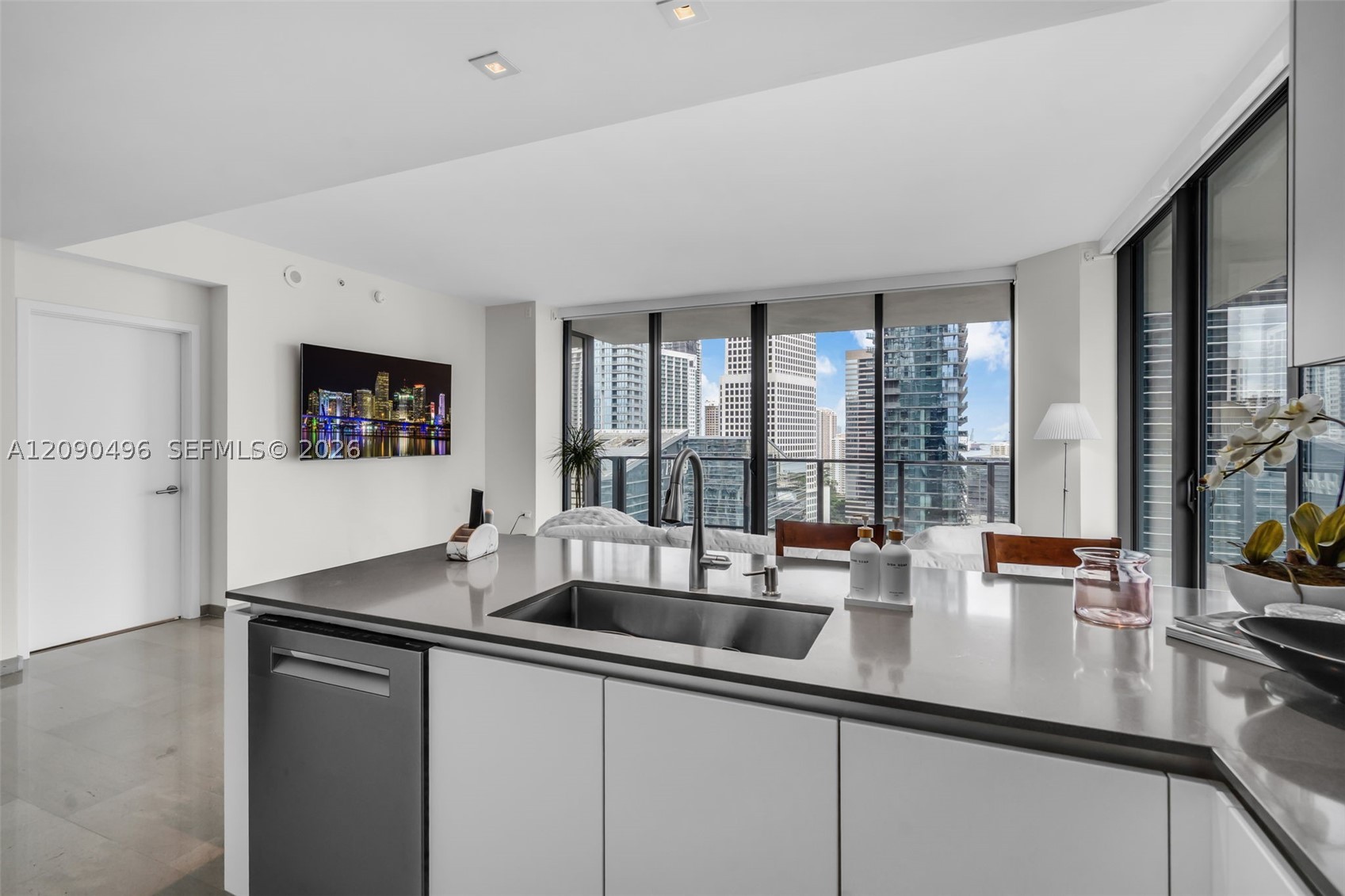 88 SW 7th St #1901, Miami FL 33130