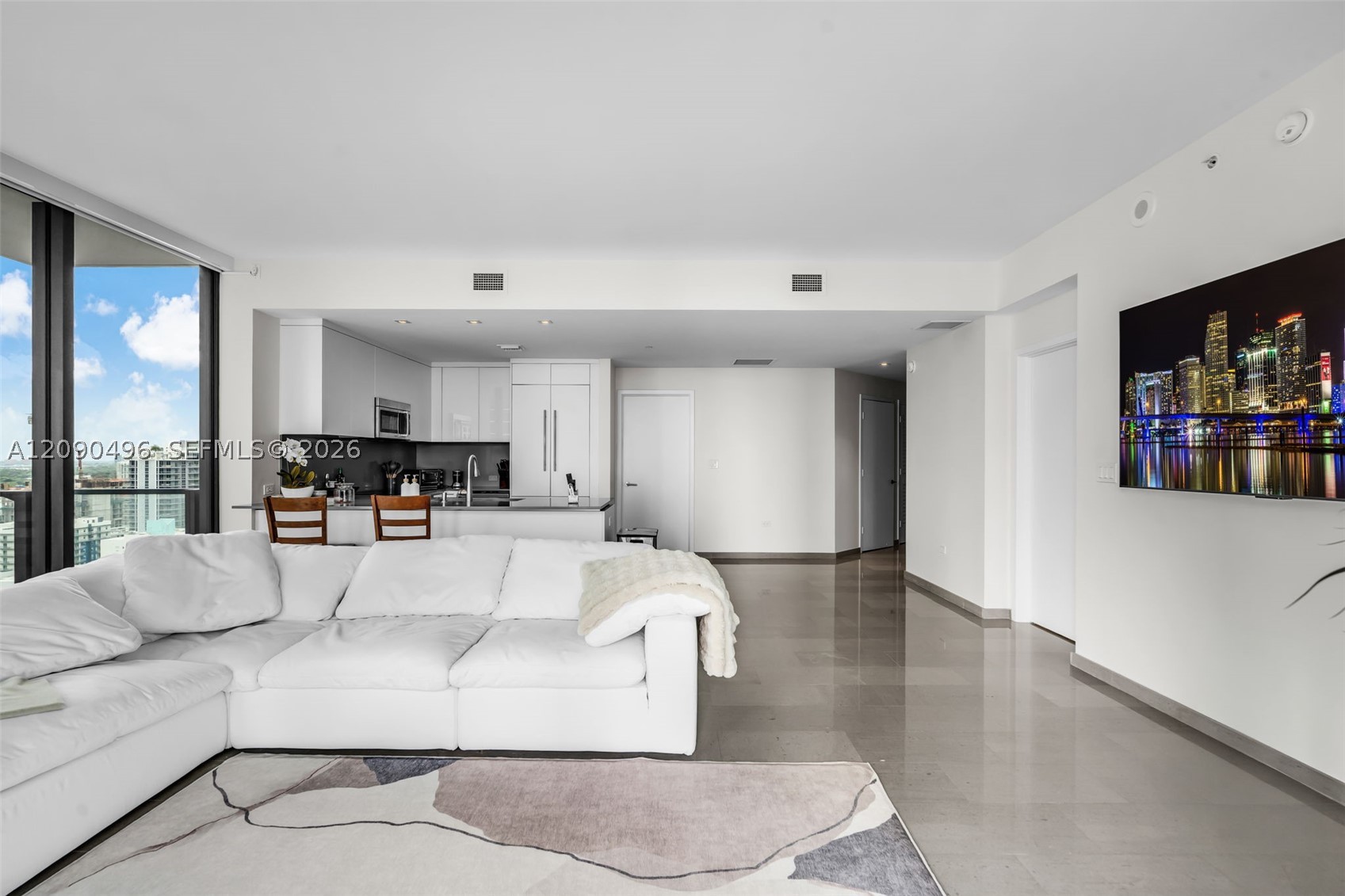 88 SW 7th St #1901, Miami FL 33130