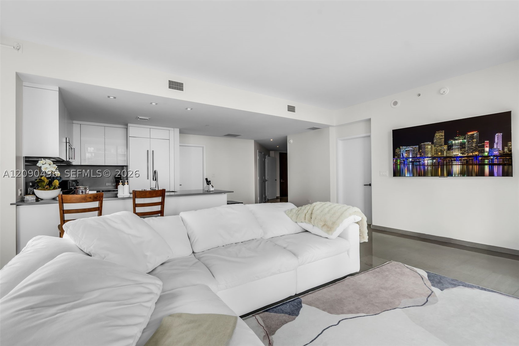 88 SW 7th St #1901, Miami FL 33130