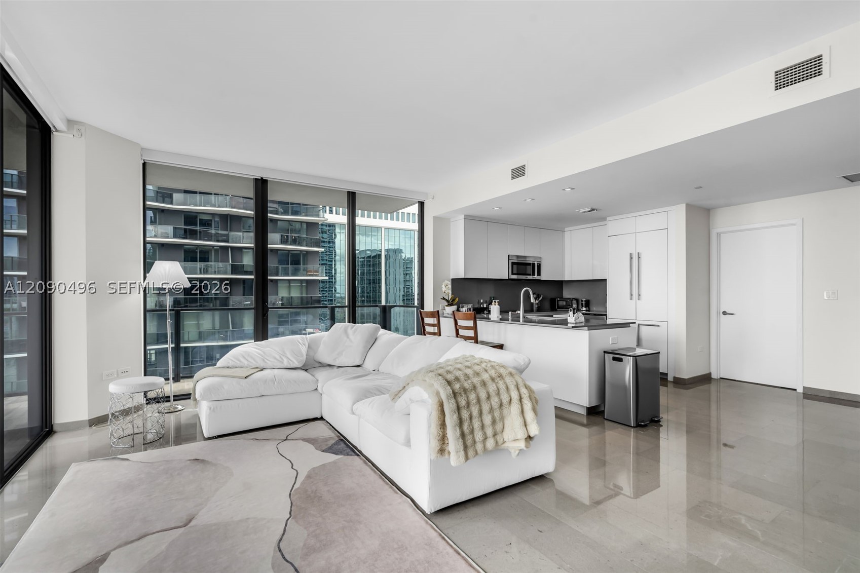 88 SW 7th St #1901, Miami FL 33130