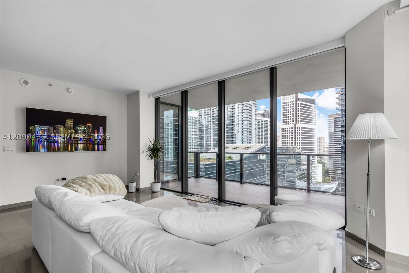 88 SW 7th St #1901, Miami FL 33130