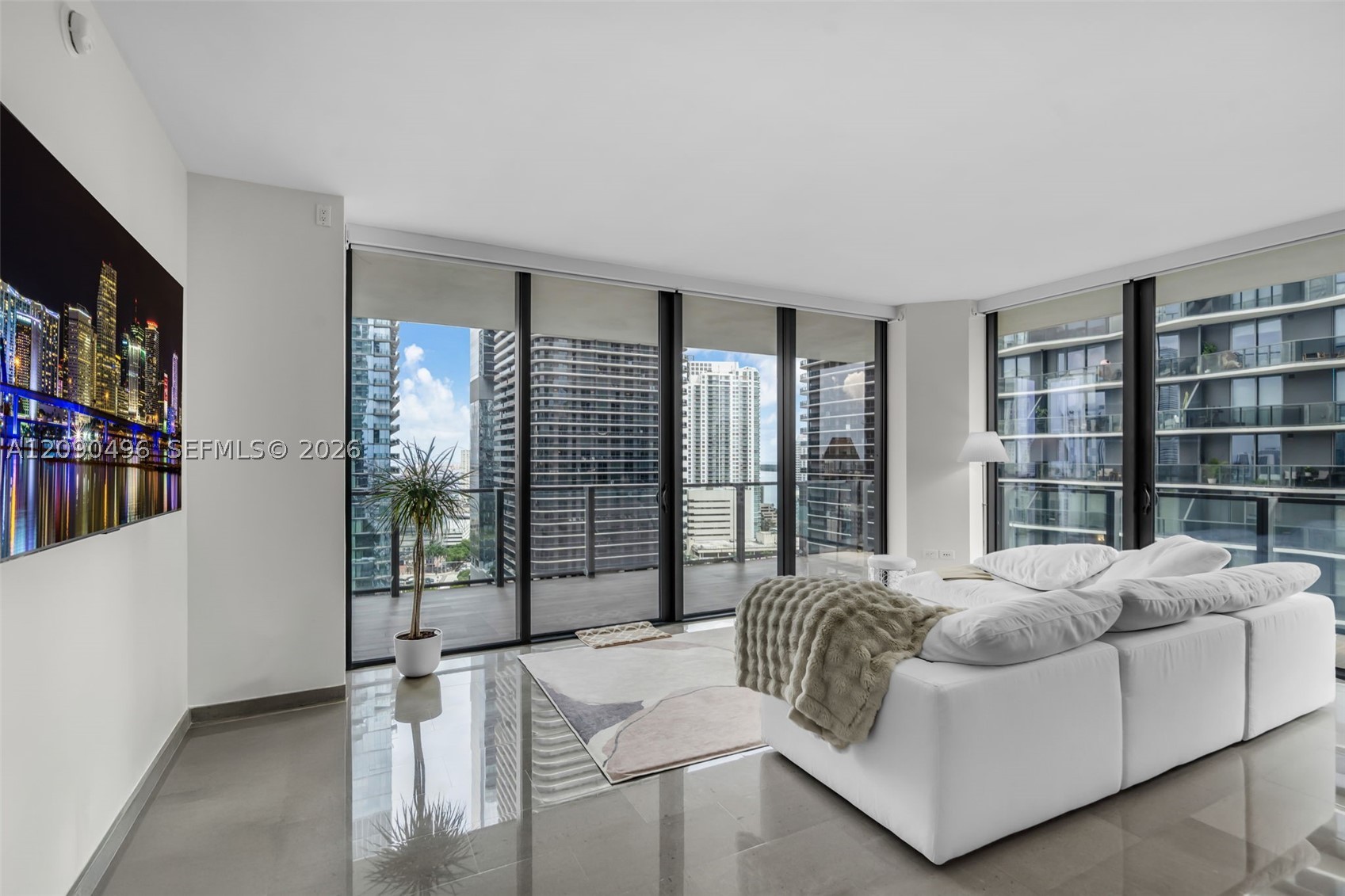 88 SW 7th St #1901, Miami FL 33130