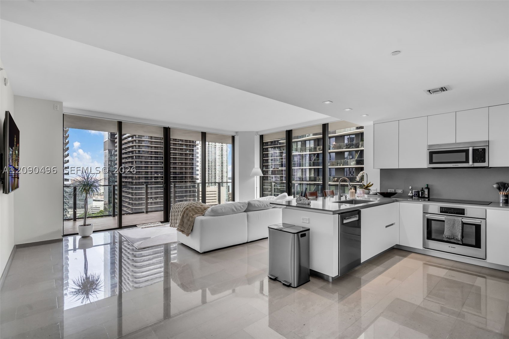 88 SW 7th St #1901, Miami FL 33130