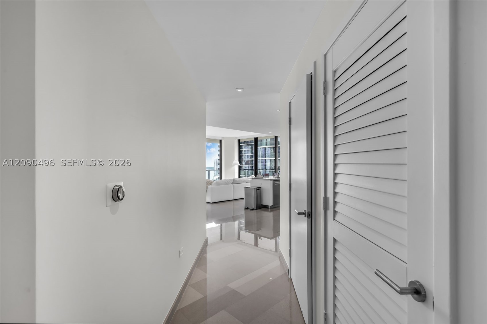 88 SW 7th St #1901, Miami FL 33130