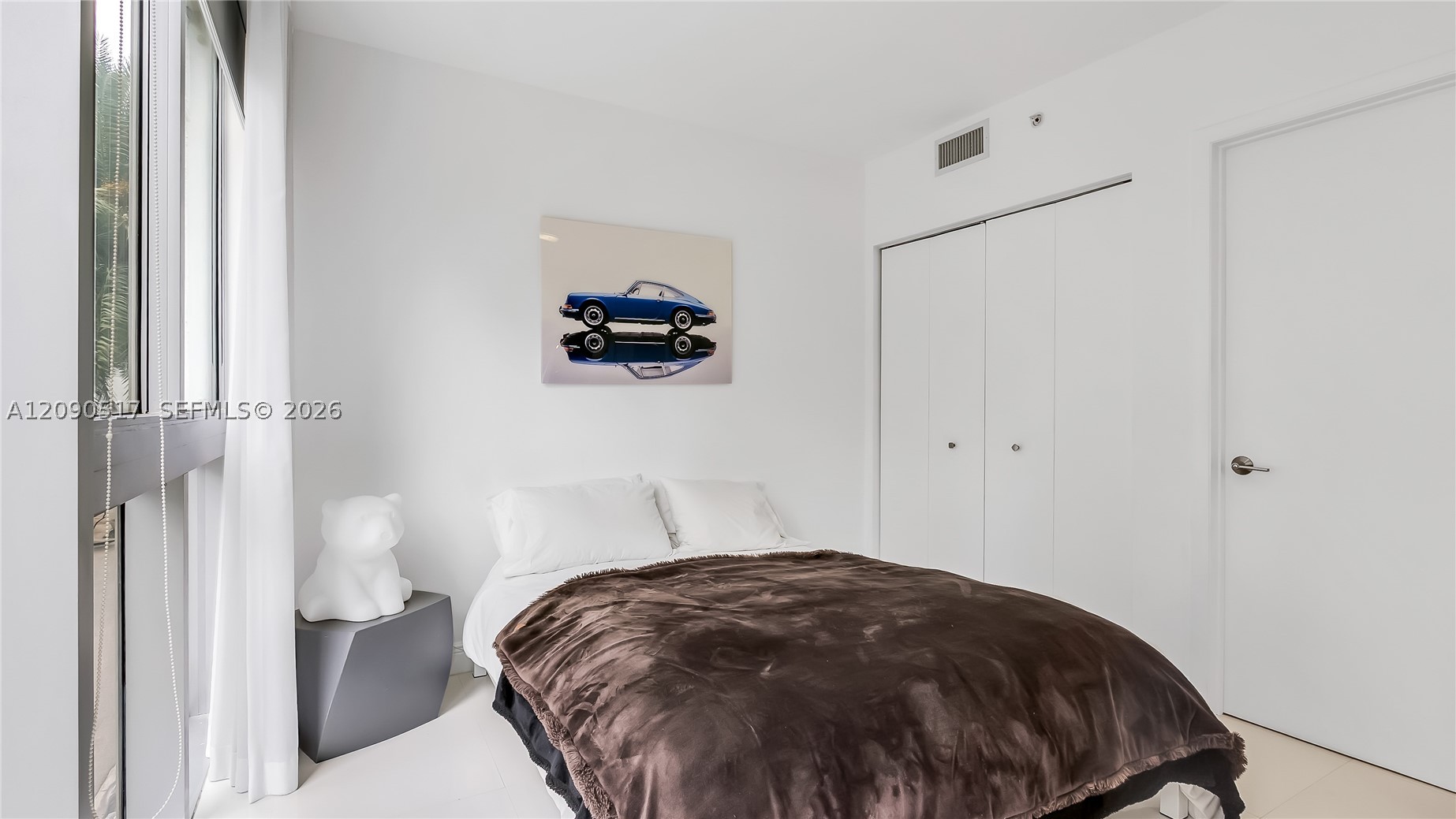 90 SW 3rd St #308, Miami FL 33130