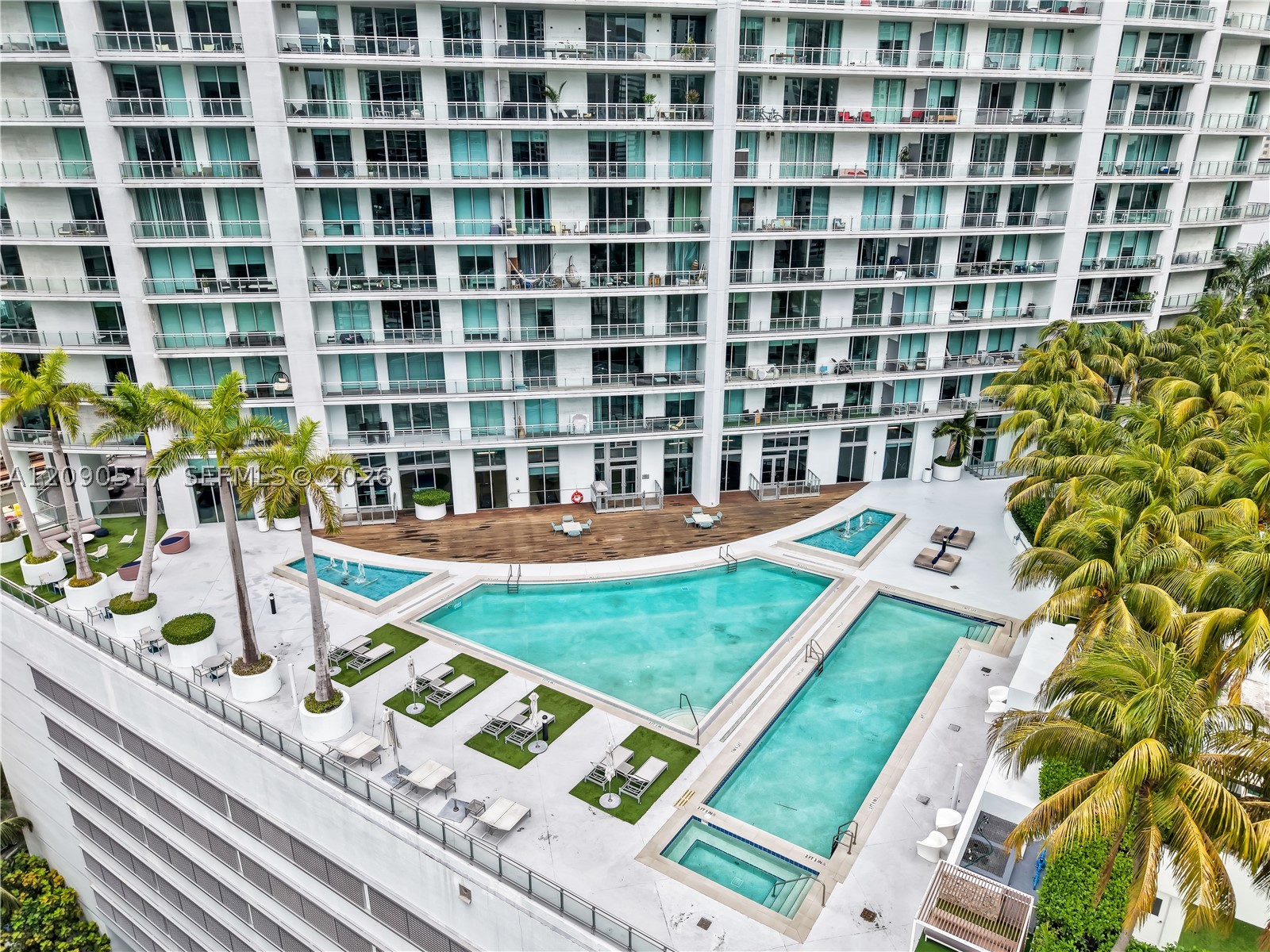 90 SW 3rd St #308, Miami FL 33130