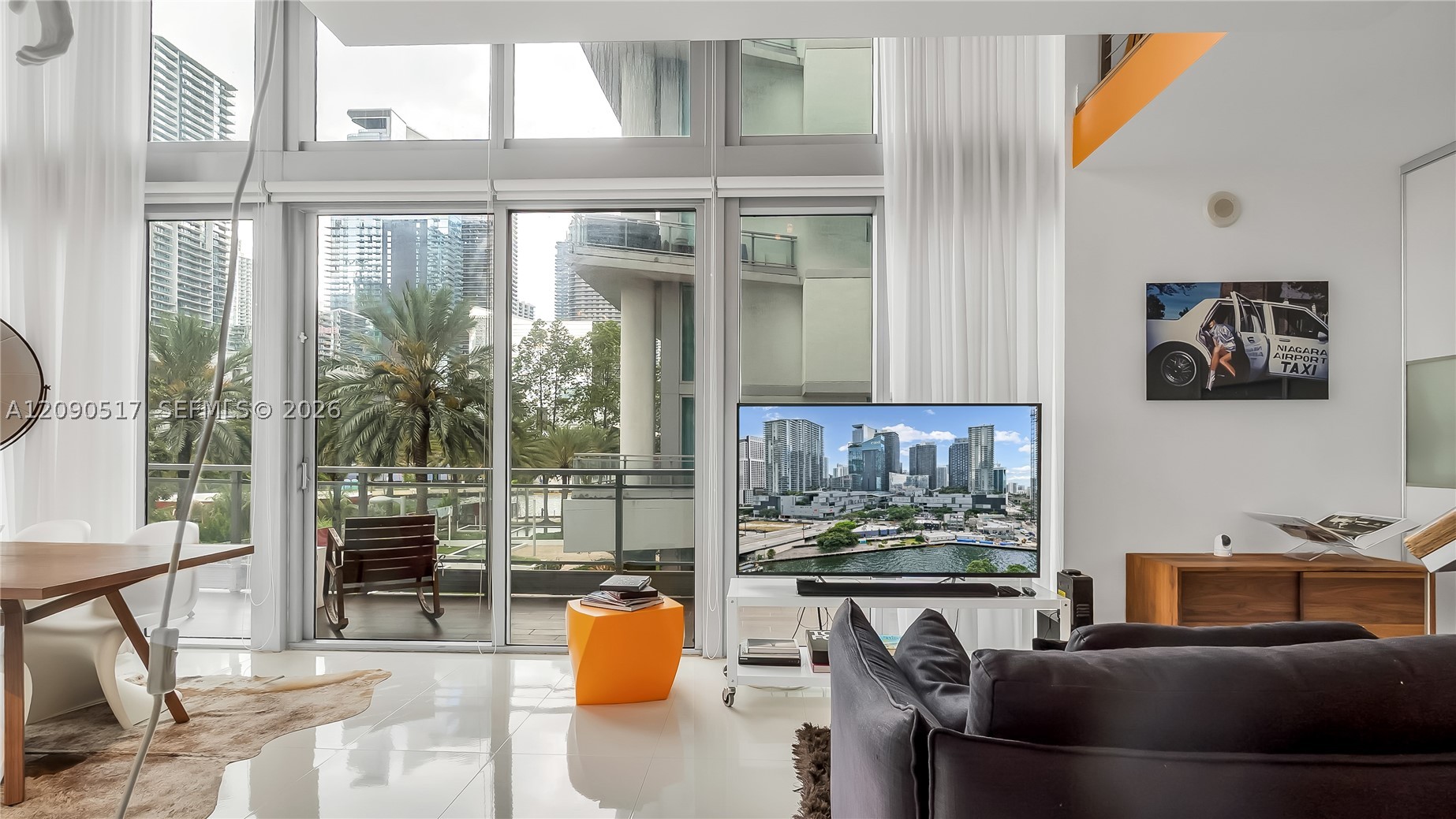 90 SW 3rd St #308, Miami FL 33130