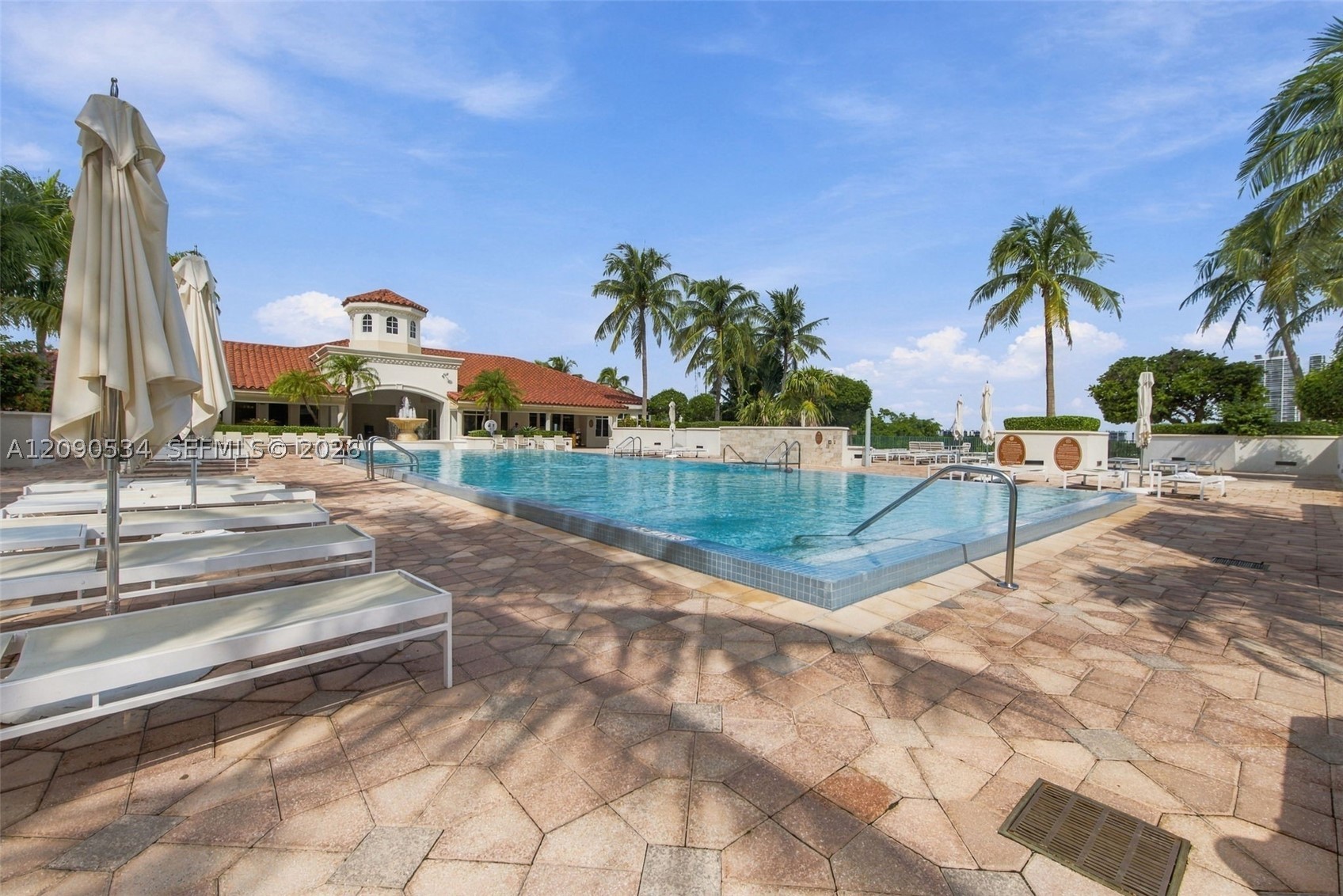 19900 E Country Club Dr #116, Aventura FL 33180