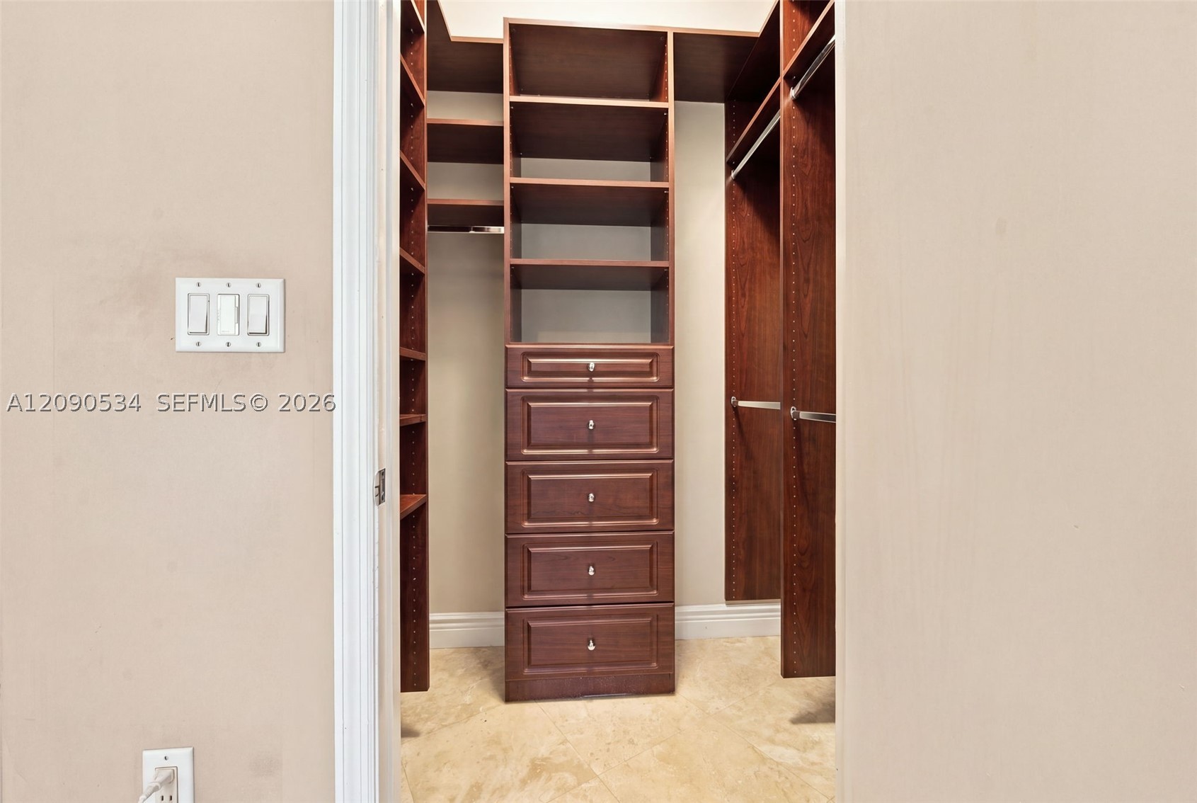 19900 E Country Club Dr #116, Aventura FL 33180