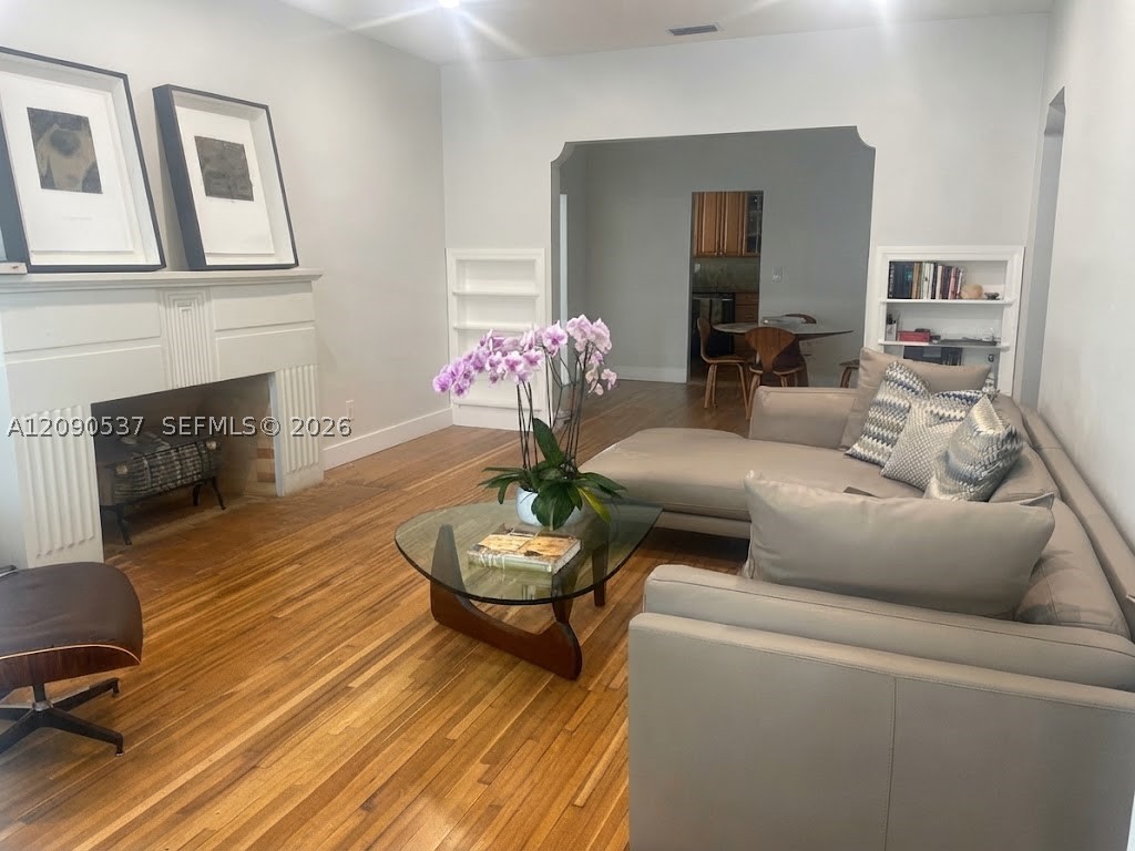 1525 SW 18th St, Miami FL 33145
