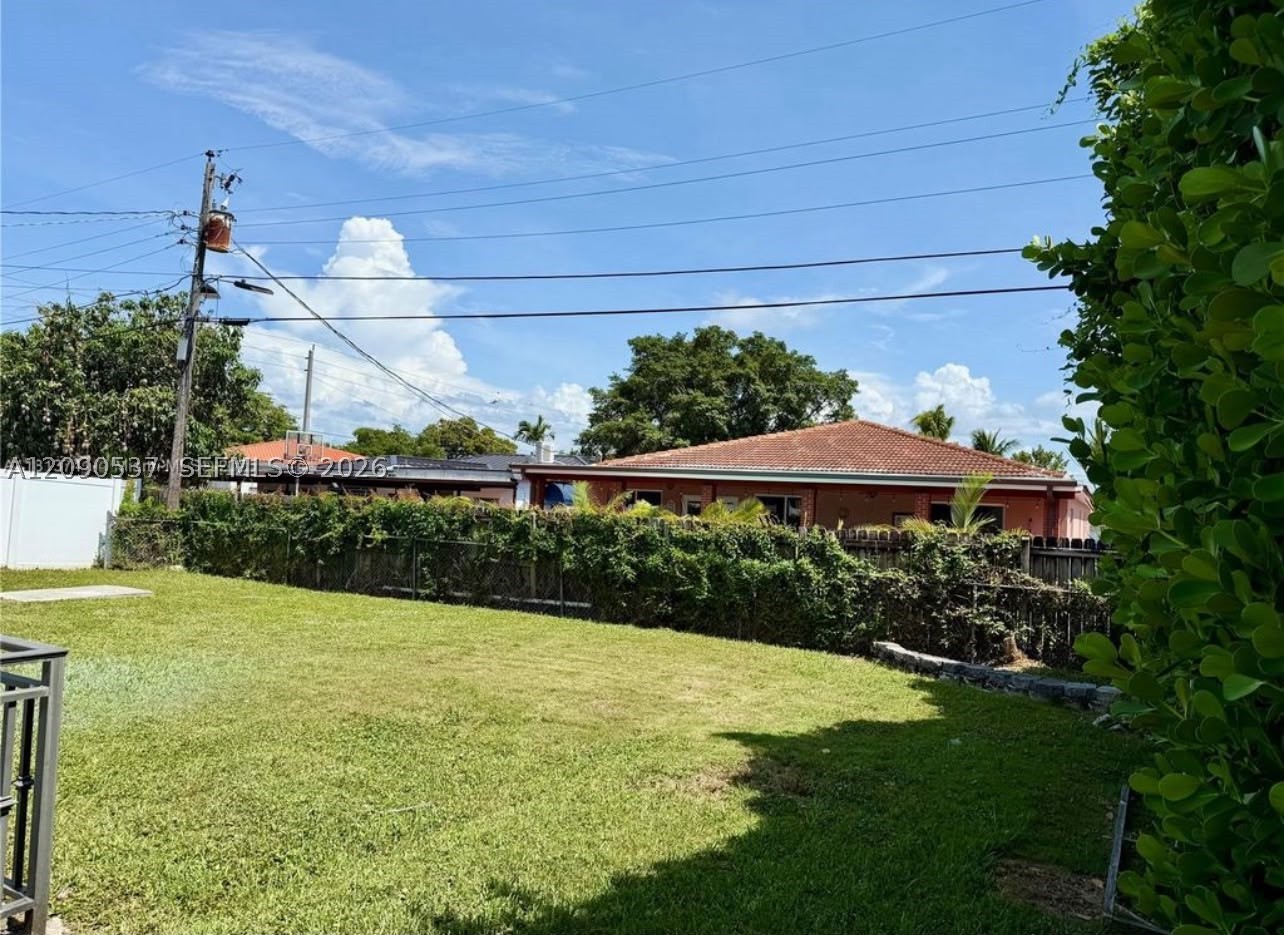 1525 SW 18th St, Miami FL 33145