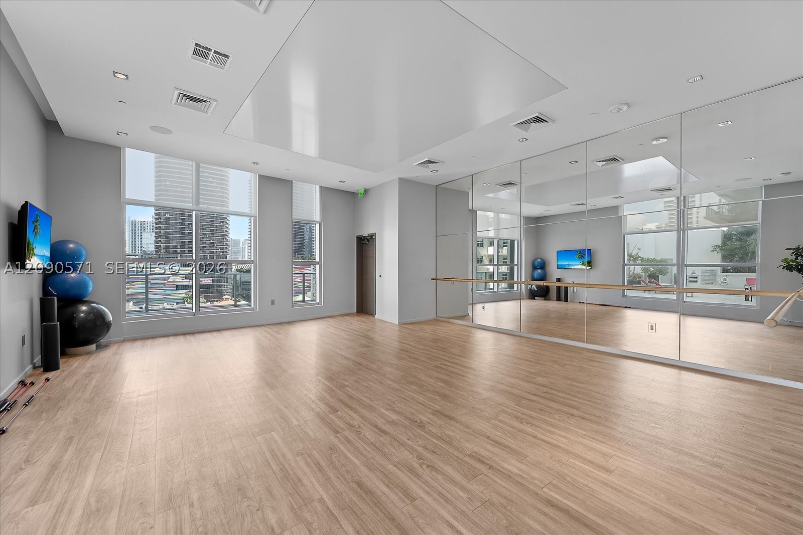 1100 S Miami Ave #1406, Miami FL 33130