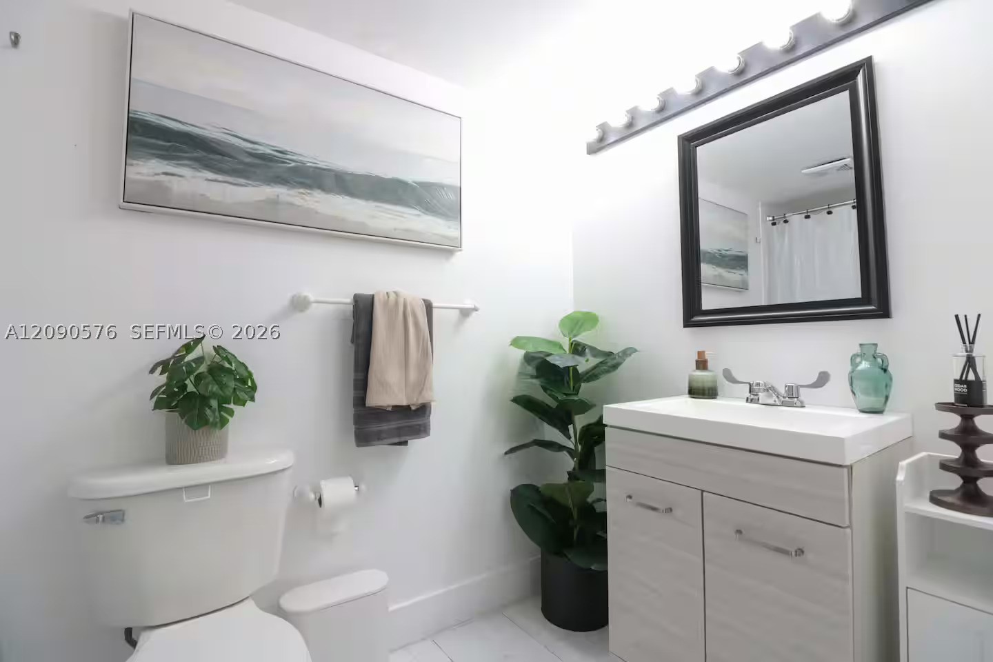 1200 Brickell Bay Dr #2016, Miami FL 33131